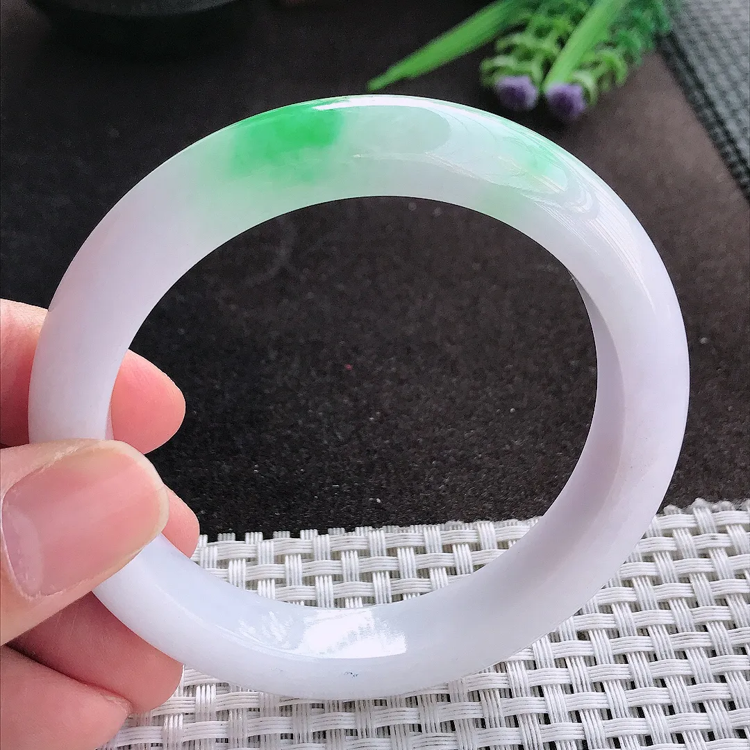 天然A货翡翠59.8/12.2/9.6老坑秀气温润飘阳绿手镯宽边玉镯