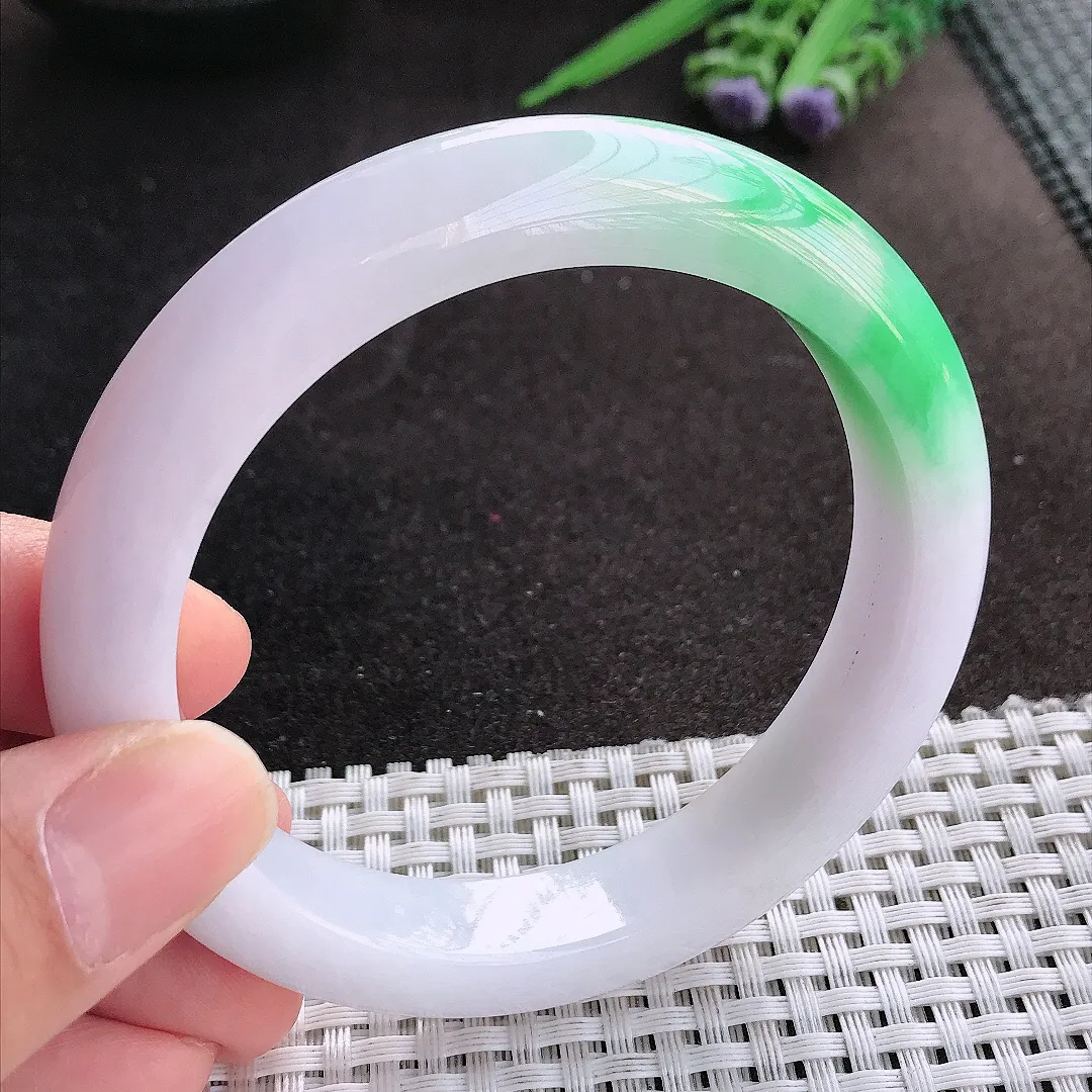 天然A货翡翠59.8/12.2/9.6老坑秀气温润飘阳绿手镯宽边玉镯