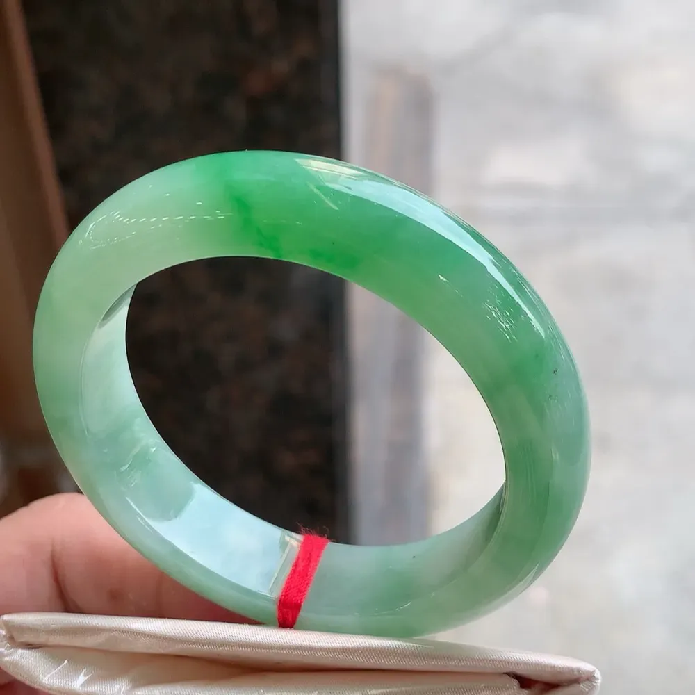 正圈冰翠绿 无瑕 尺寸:52.1/13.1/8.8 色好🥰🥰