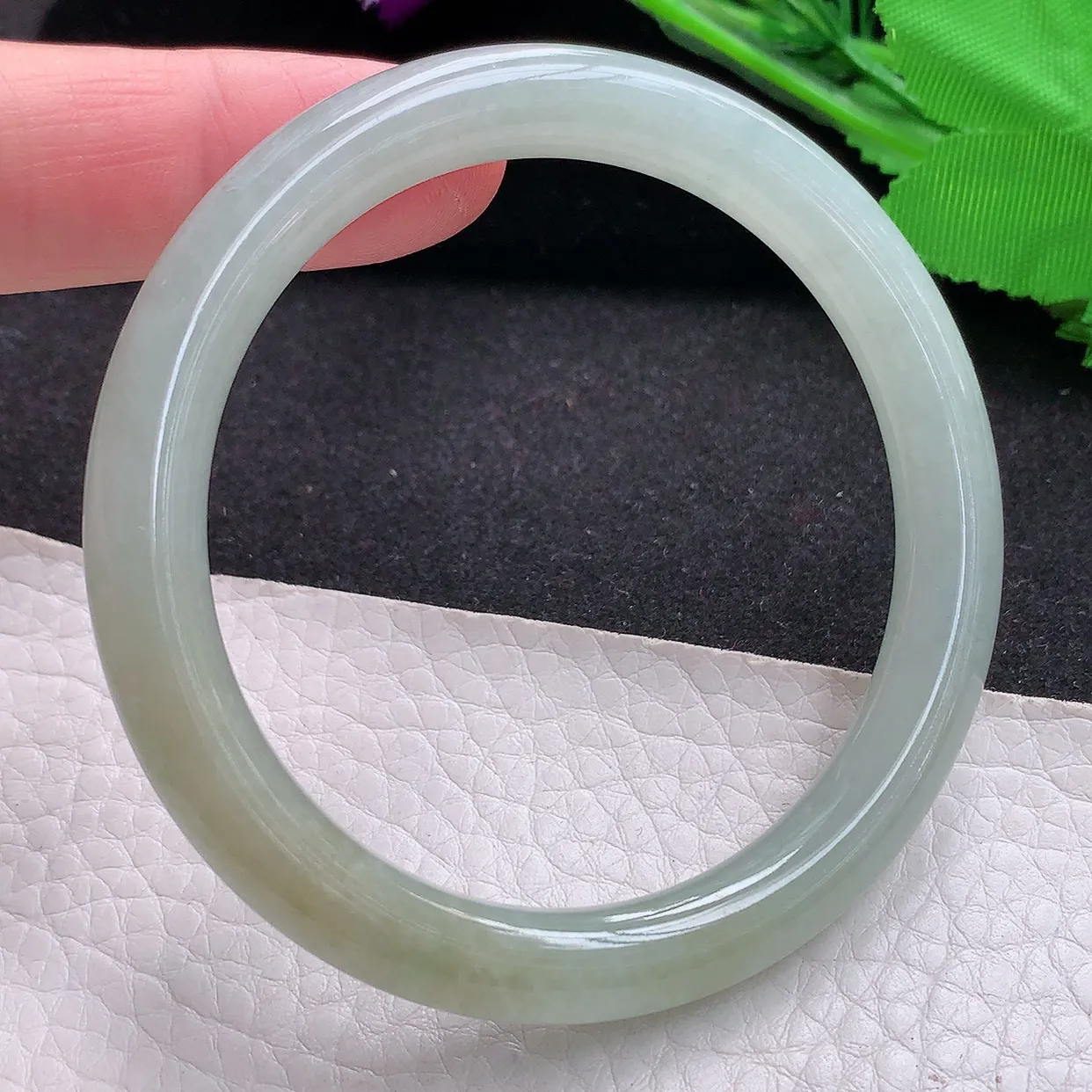 ll自然光55*8美人镯 缅甸翡翠a货玉镯子双彩圆条玉手环 叮当镯