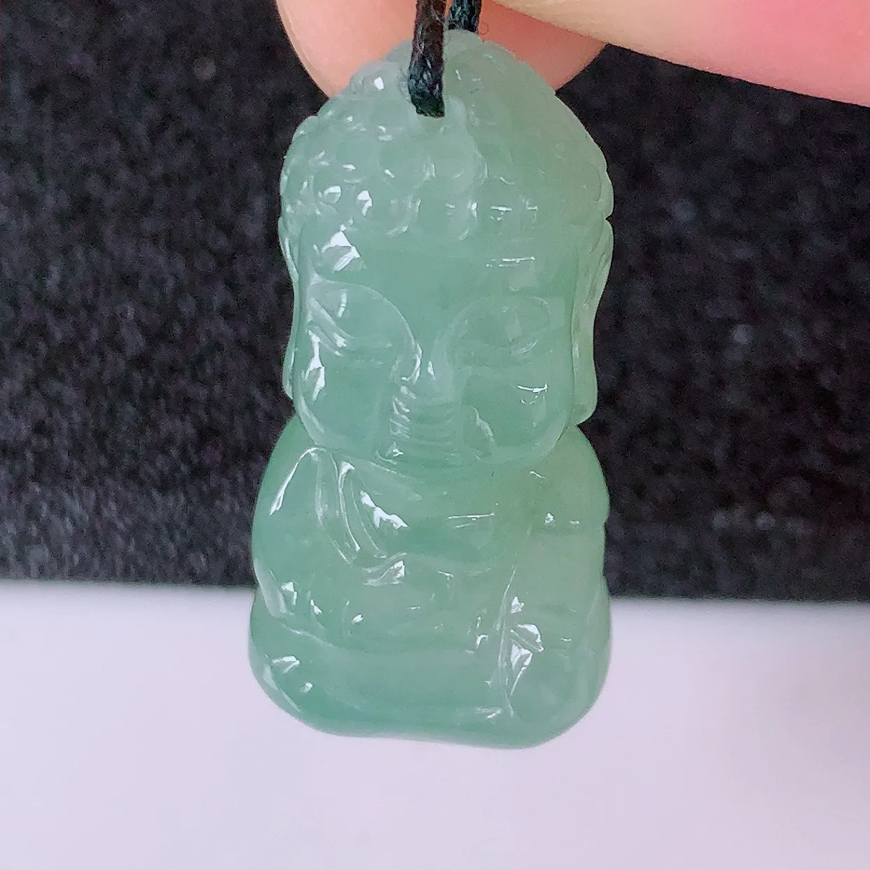 自然光实拍，冰种翡翠保平安宝宝佛吊坠，一生平安，玉质莹润，佩戴佳品，#57.20
