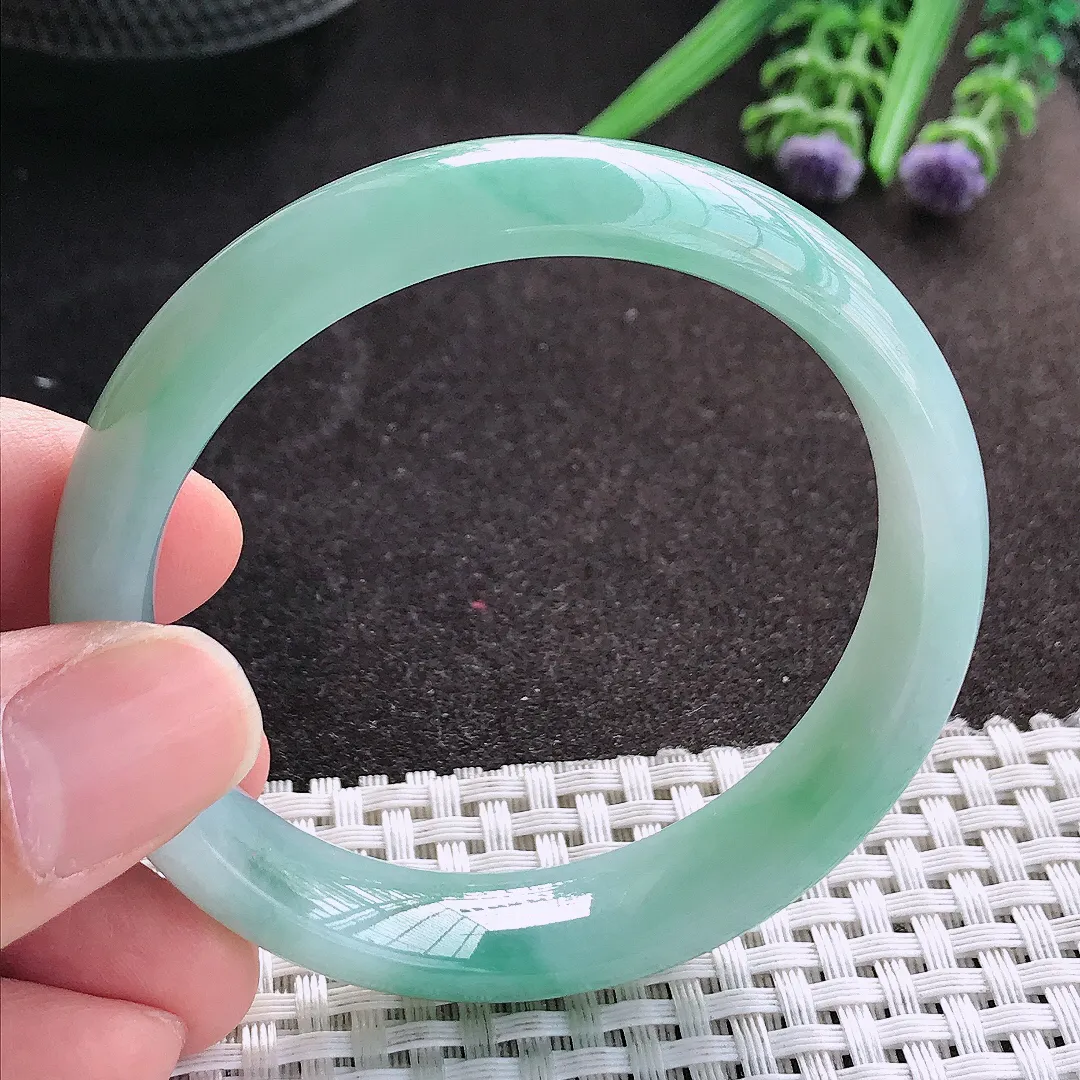 天然A货翡翠53.5/13.1/7..3老坑冰润水灵飘花手镯宽边玉镯