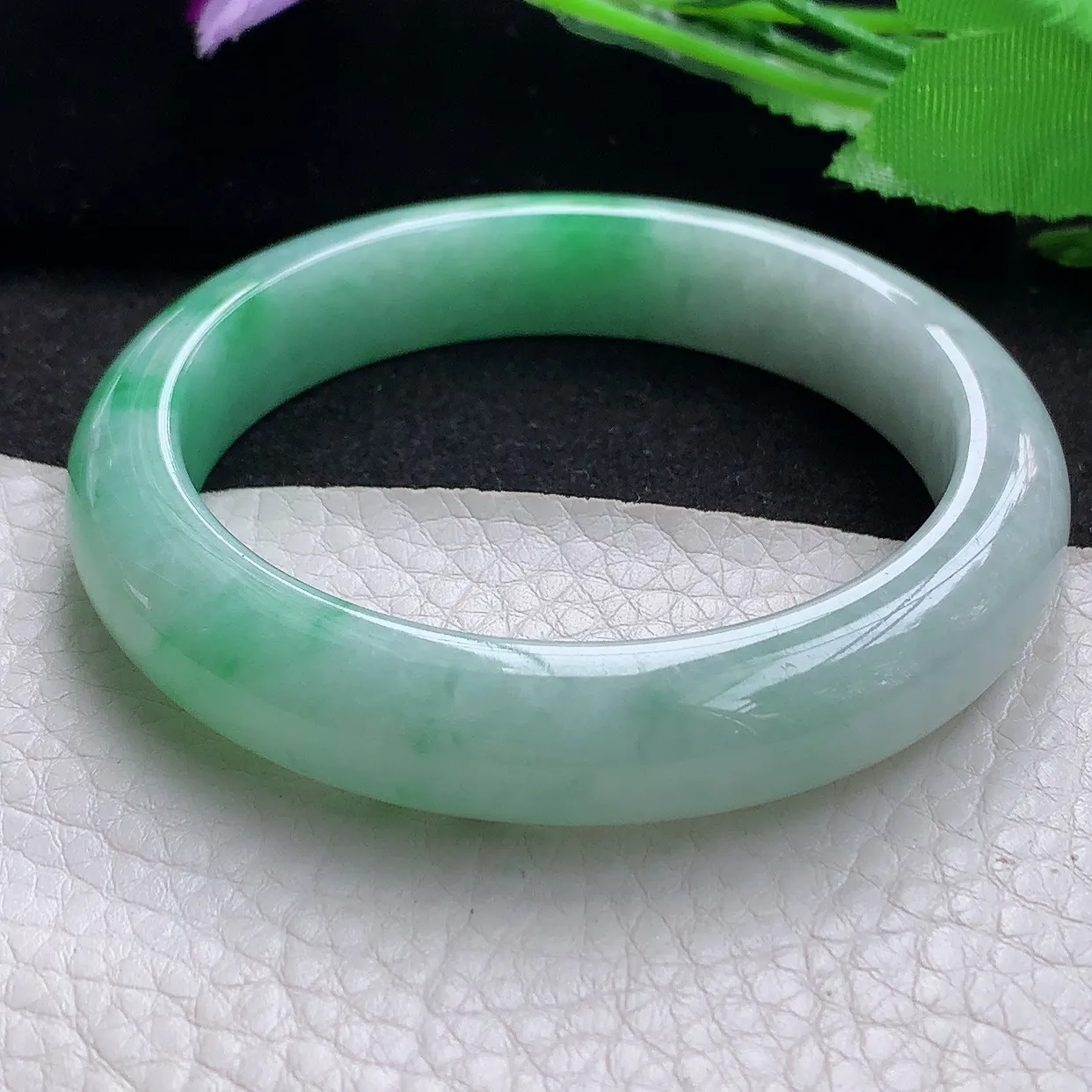 ll自然光56*12*8.5平安镯 天然缅甸翡翠a货飘阳绿宽边玉镯子 玉手环