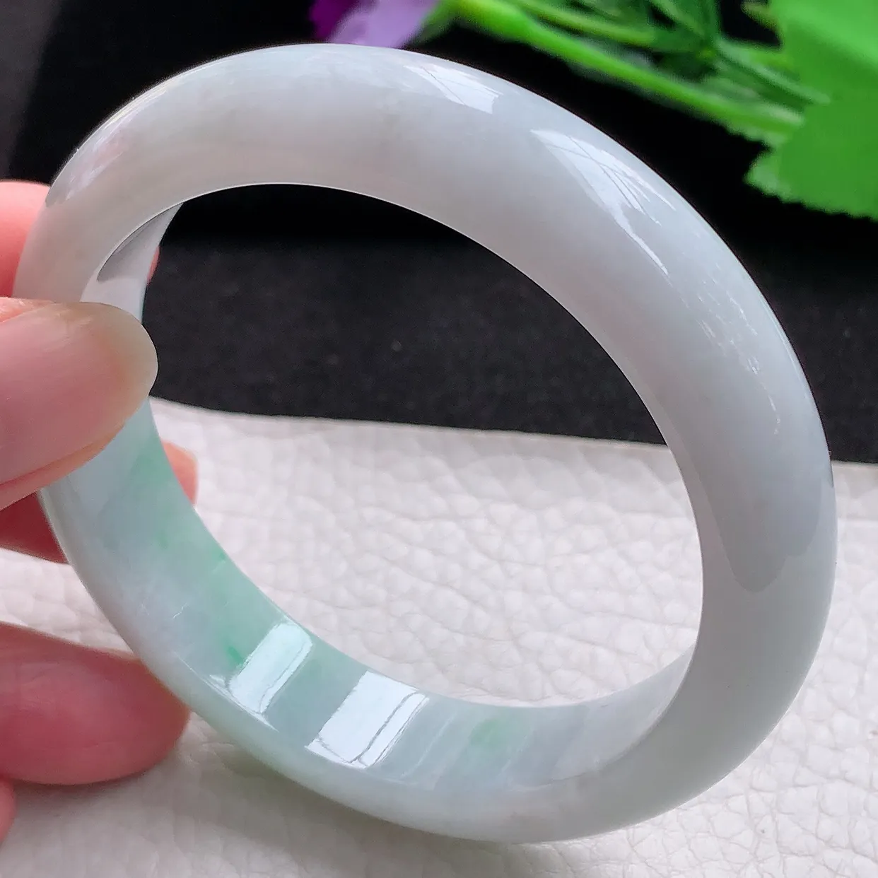 ll自然光58*14*8.5平安镯 天然缅甸翡翠a货飘绿宽边玉镯子 玉手环