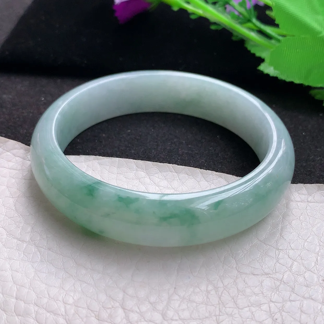 js自然光58*14*7.5平安镯 缅甸翡翠a货水润飘花宽边玉手镯玉手环