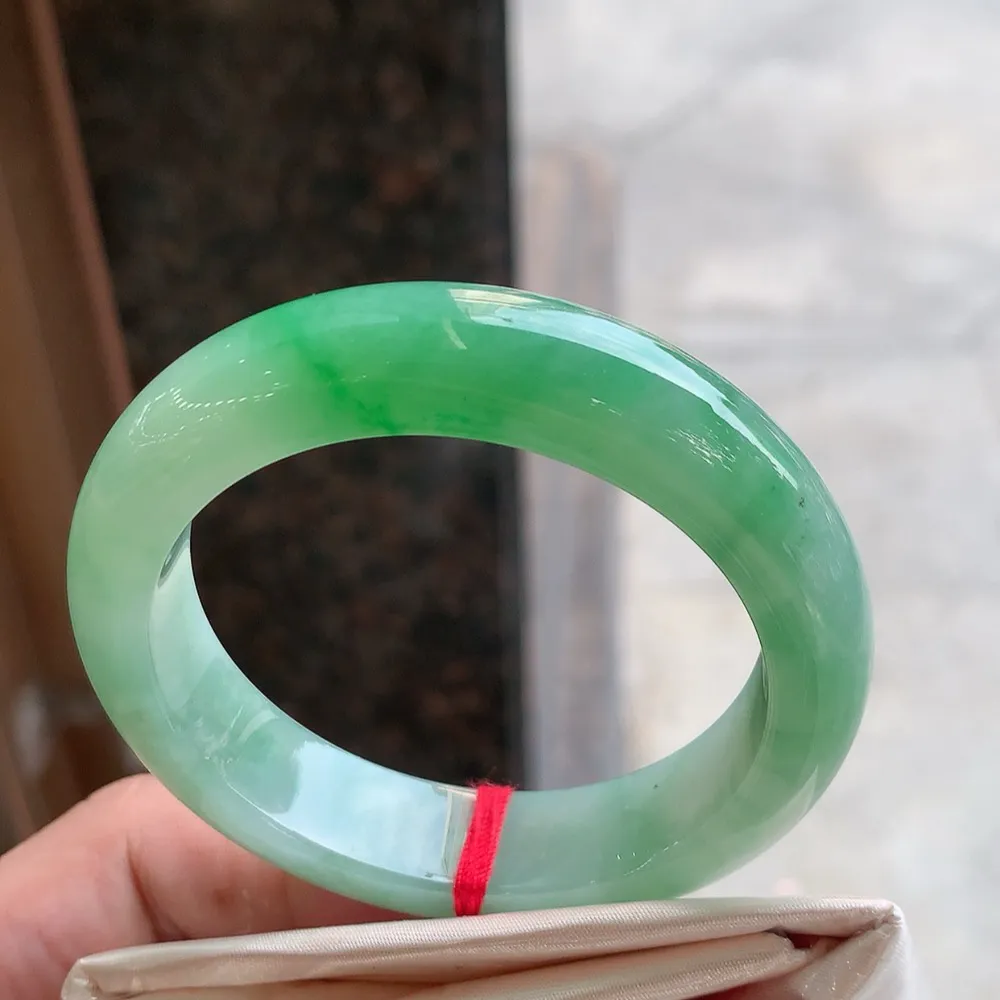 正圈冰翠绿 无瑕 尺寸:52.1/13.1/8.8 色好🥰🥰