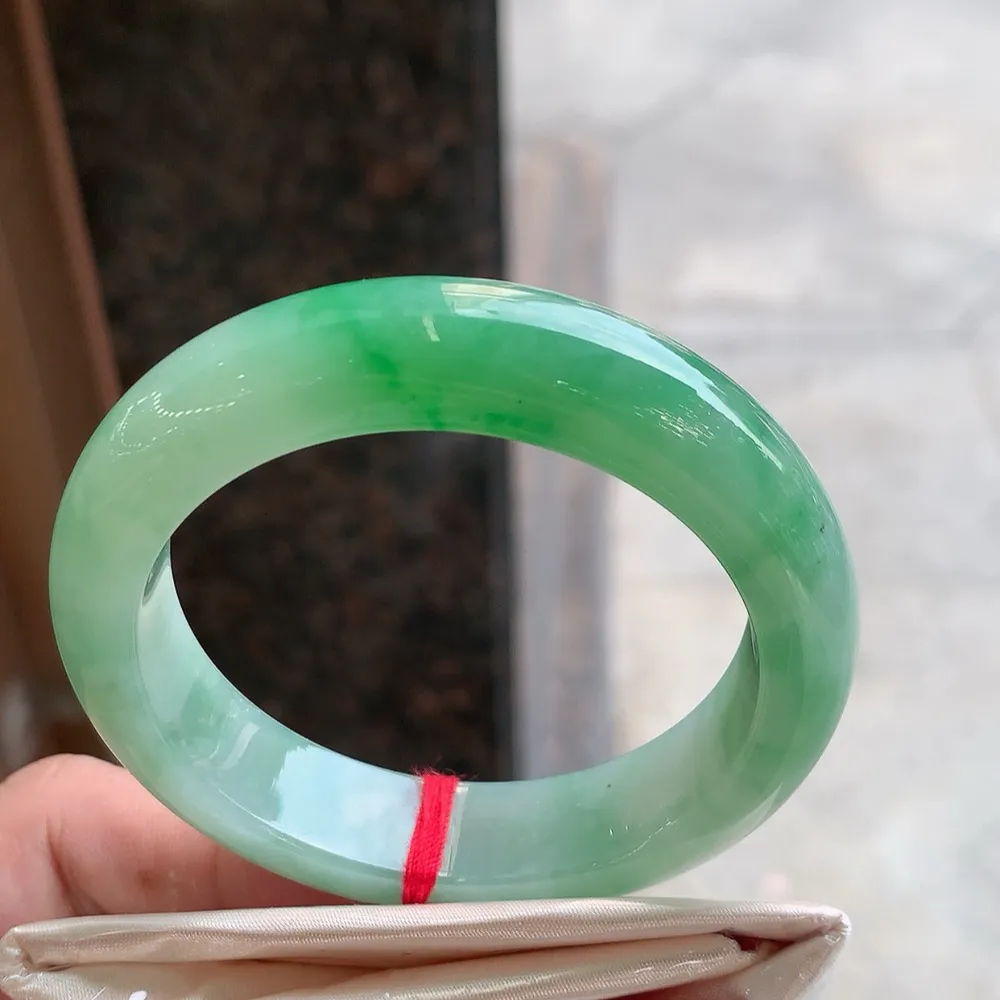 正圈冰翠绿 无瑕 尺寸:52.1/13.1/8.8 色好🥰🥰