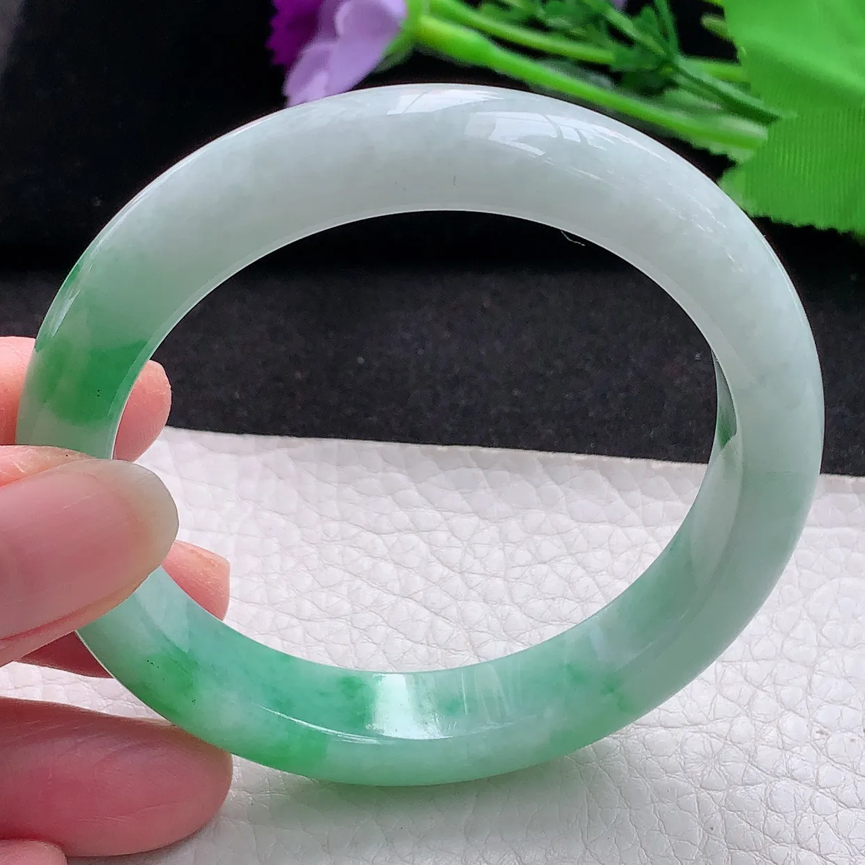 ll自然光56*12*8.5平安镯 天然缅甸翡翠a货飘阳绿宽边玉镯子 玉手环