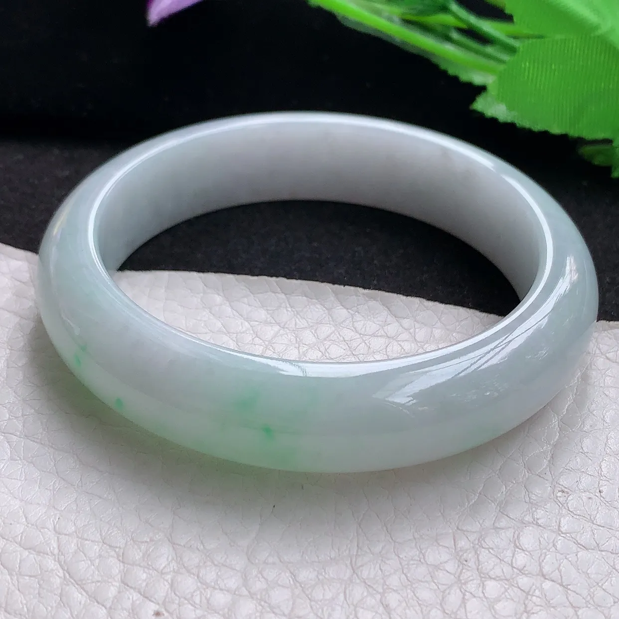 ll自然光58*14*8.5平安镯 天然缅甸翡翠a货飘绿宽边玉镯子 玉手环