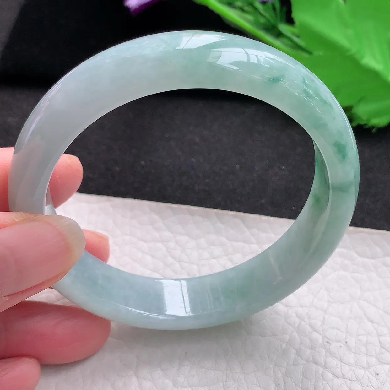 js自然光58*14*7.5平安镯 缅甸翡翠a货水润飘花宽边玉手镯玉手环