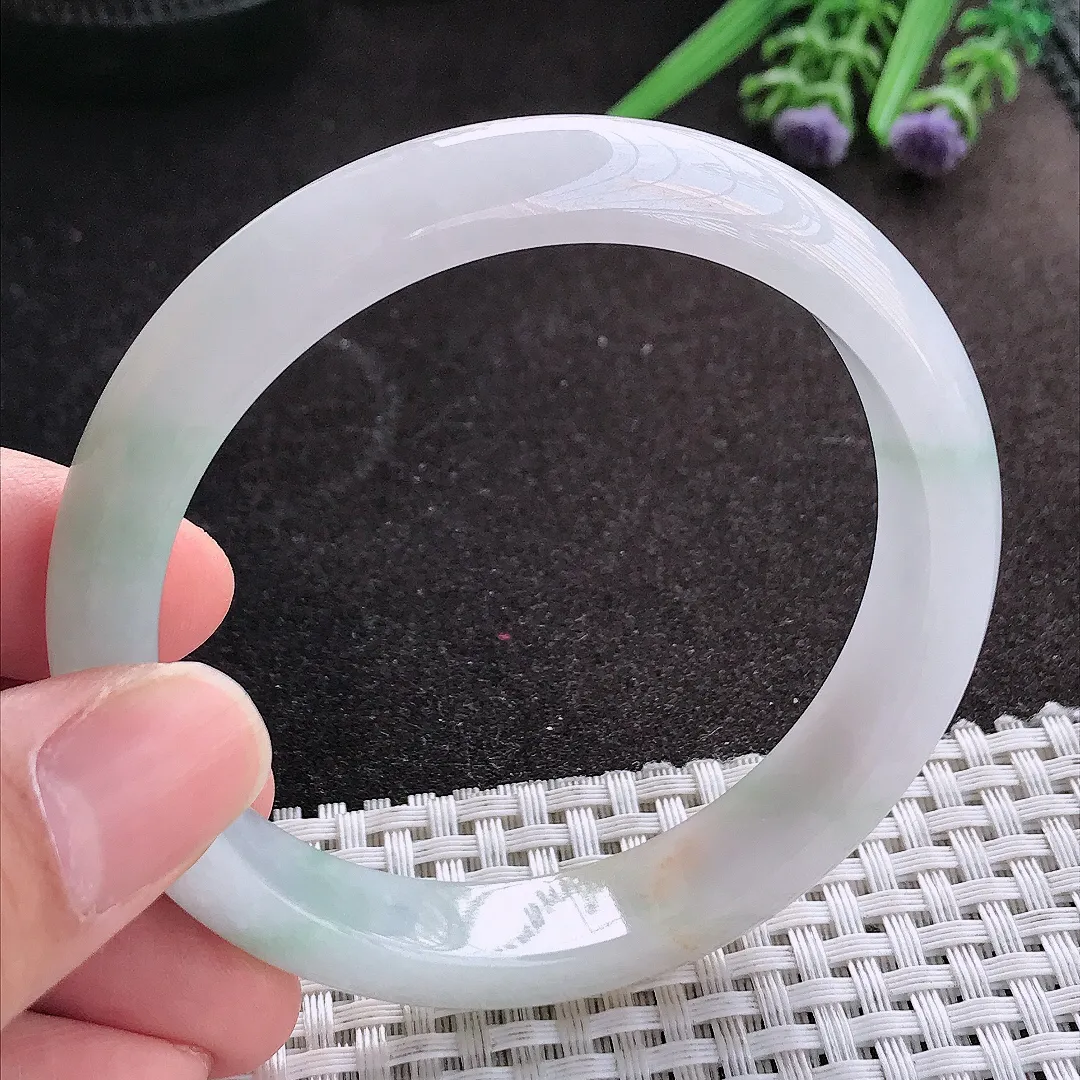 天然A货翡翠58.5/12/7.8老坑秀气油润飘花手镯宽边玉镯