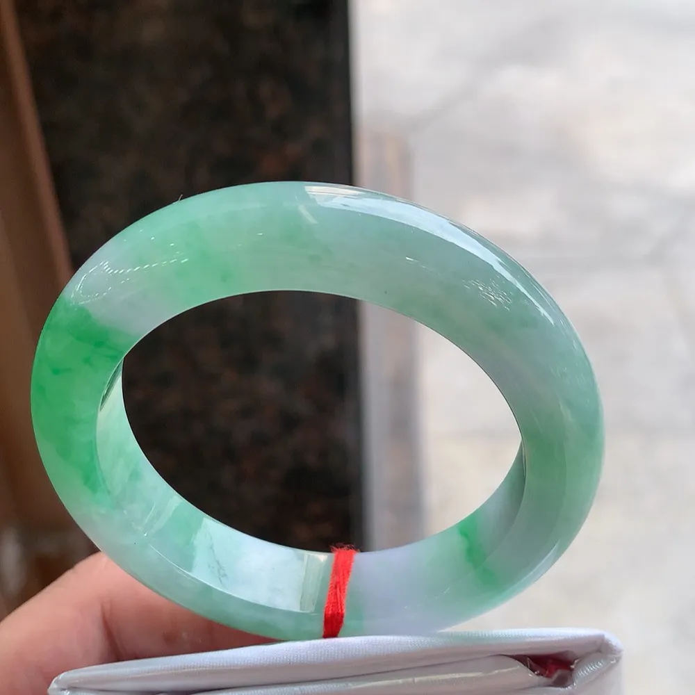 正圈冰阳绿淡淡紫 无瑕 尺寸:53.7/12.8/10.1 色好