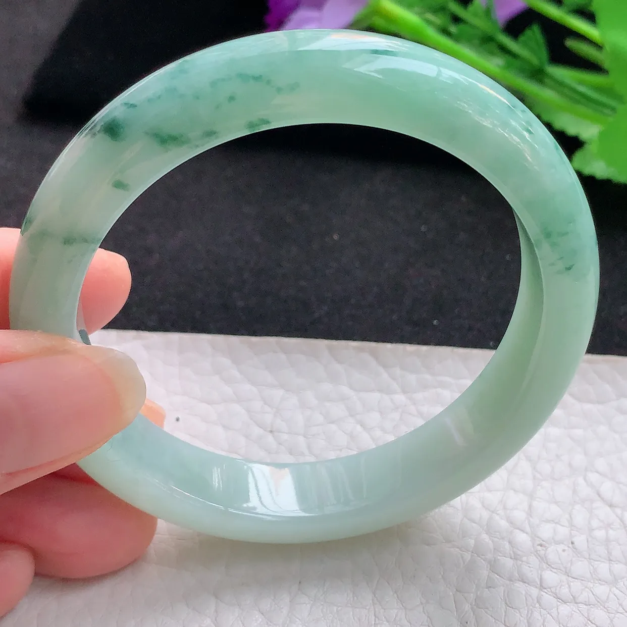 nr自然光56*12.2*8平安镯 缅甸翡翠A货玉手镯满绿底飘花宽边玉手环