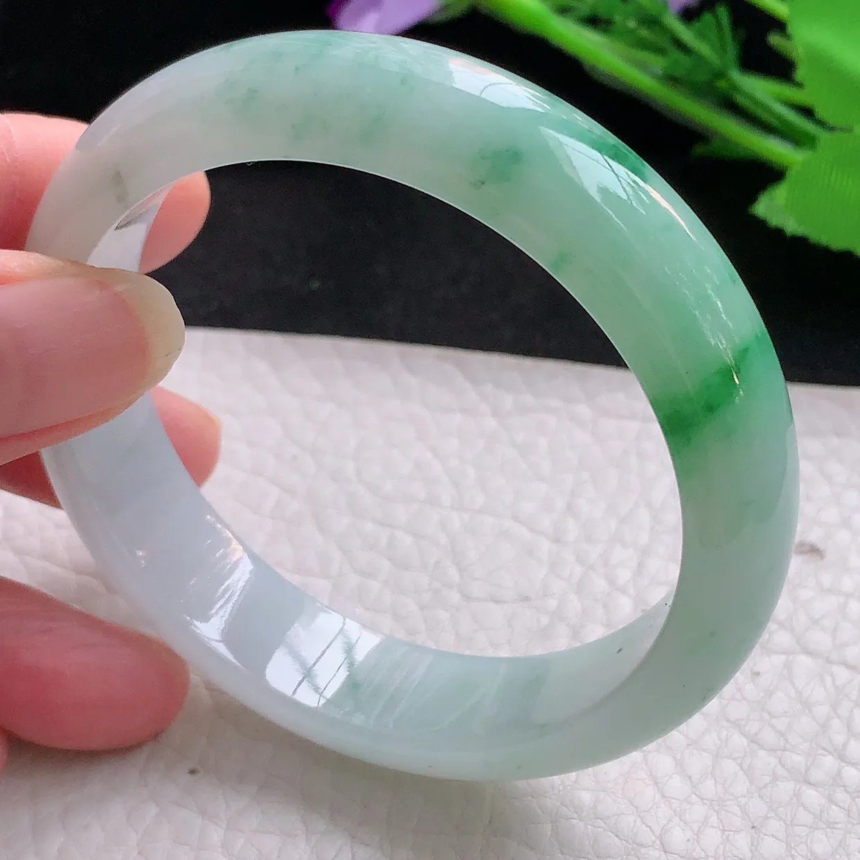 xh自然光57*13.6*7.8平安镯 翡翠玉手镯水润飘绿宽边玉手环 美人镯