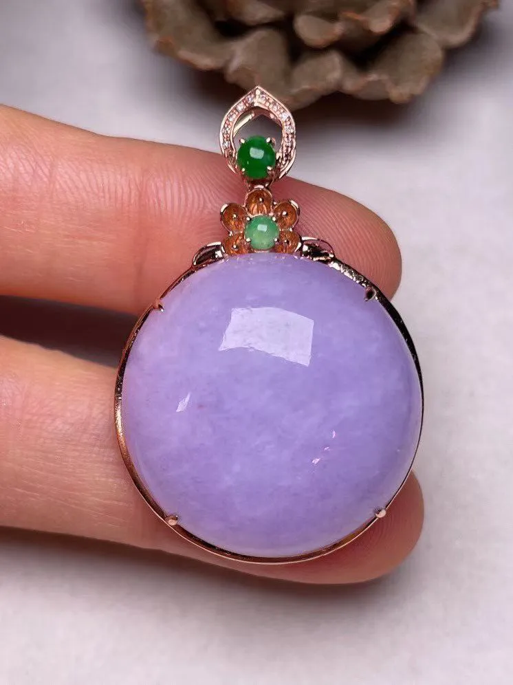 冰糯种紫罗兰鸽子蛋吊坠、真金真钻镶嵌，种水好，玉质细腻 .裸石尺寸 24.0