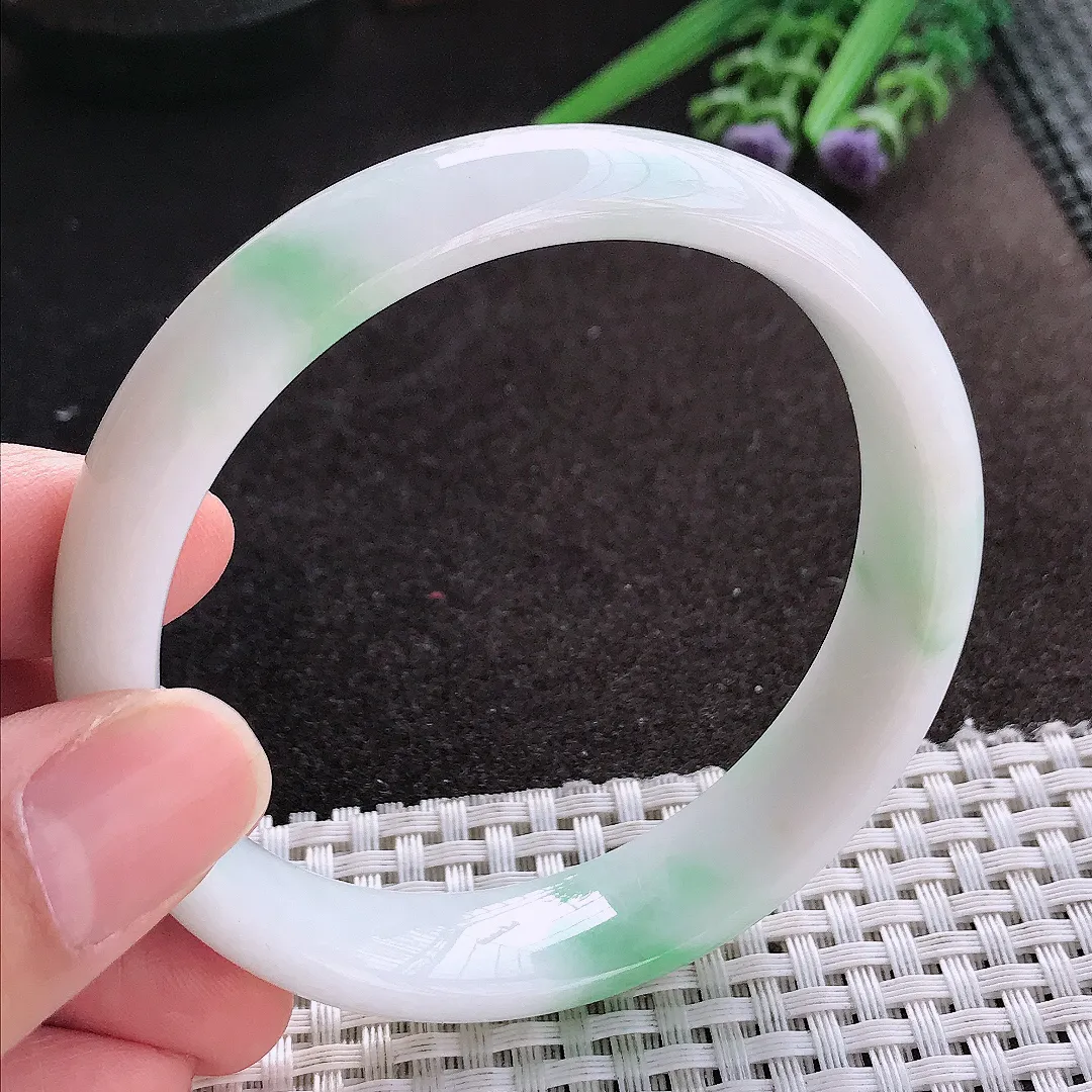 天然A货翡翠60/14.4/7.5老坑秀气温润飘绿宽边手镯翡翠玉镯手环