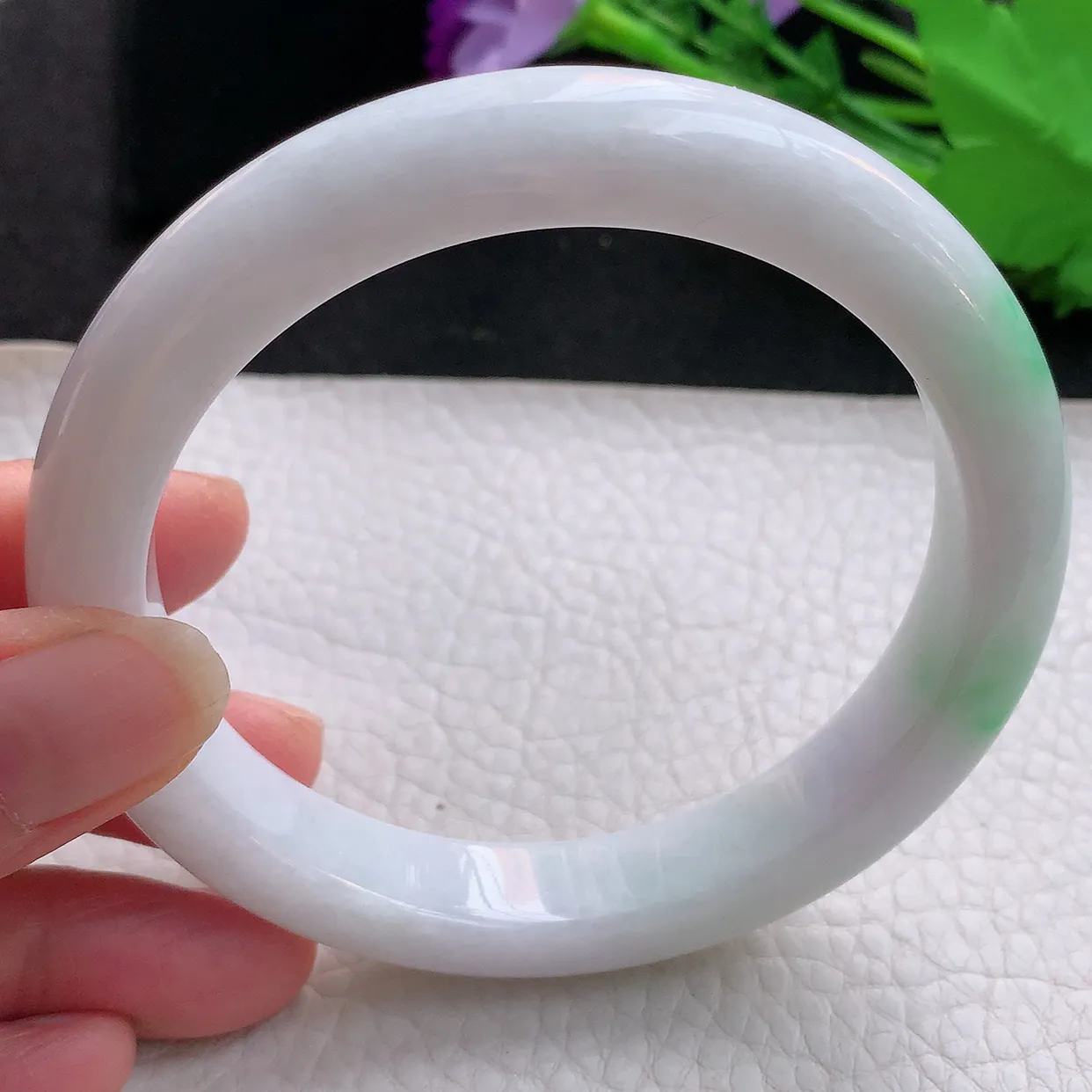 ee大圈口65*12.5*9.3平安镯 缅甸翡翠A货飘绿白底青正圈玉镯子