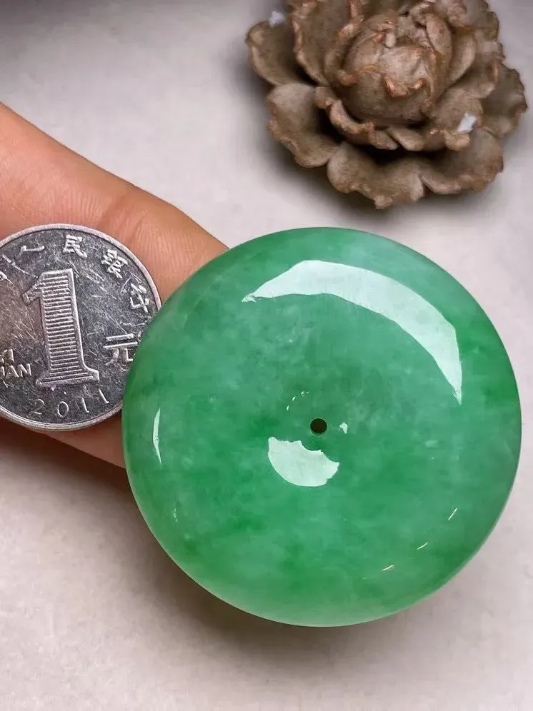 冰糯种满色【大平安扣】吊坠，种水好，玉质细腻 ，卖相好