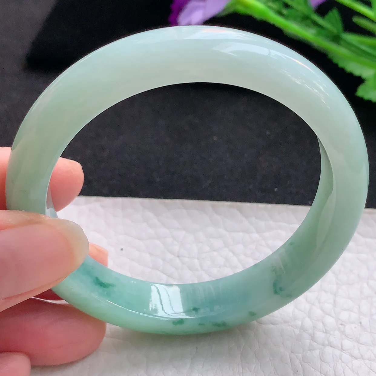 nr自然光56*12.2*8平安镯 缅甸翡翠A货玉手镯满绿底飘花宽边玉手环