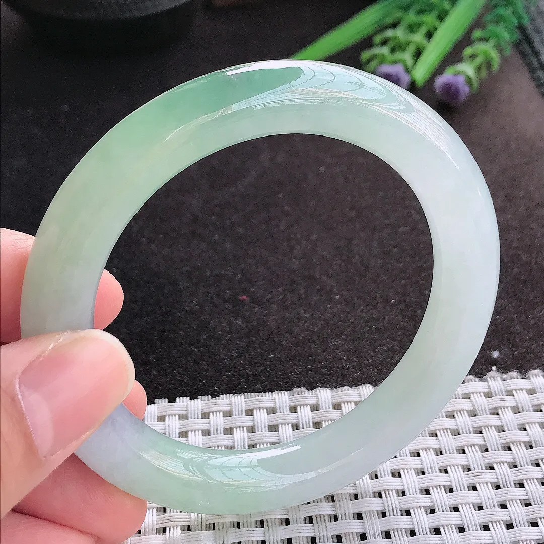 天然A货翡翠55.5/10.3老坑冰胶水灵冰晴圆条绿手镯翡翠玉镯手环