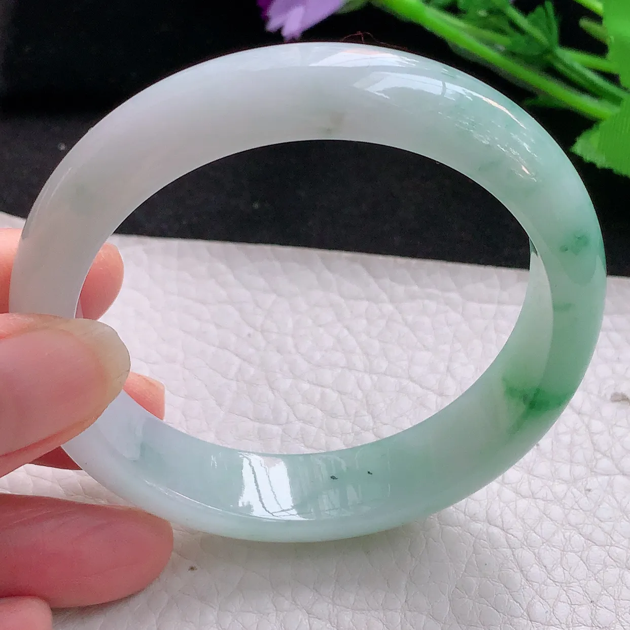 xh自然光57*13.6*7.8平安镯 翡翠玉手镯水润飘绿宽边玉手环 美人镯