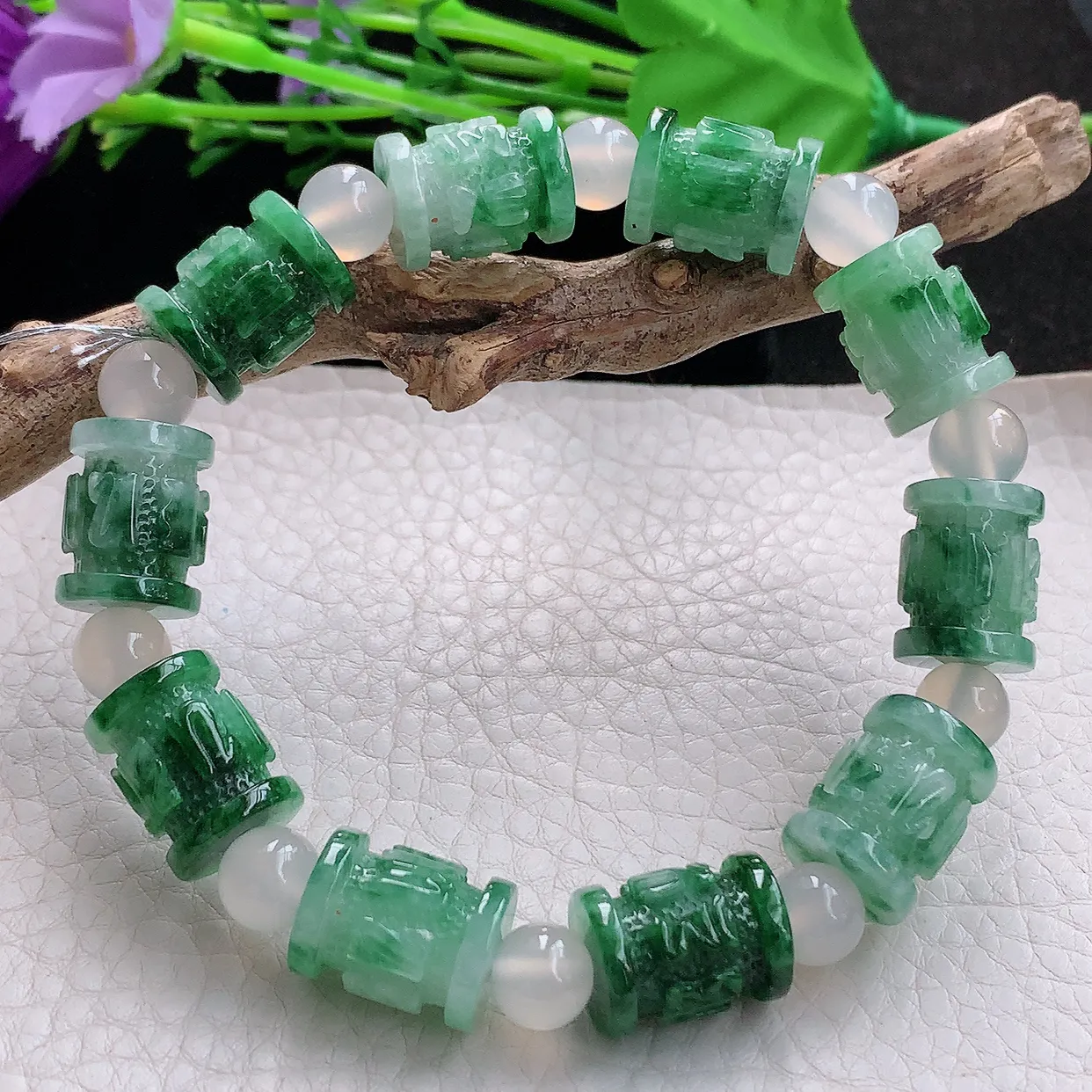 xqa实拍15*12缅甸翡翠精雕冰飘花六字真言玉手链 玉手串