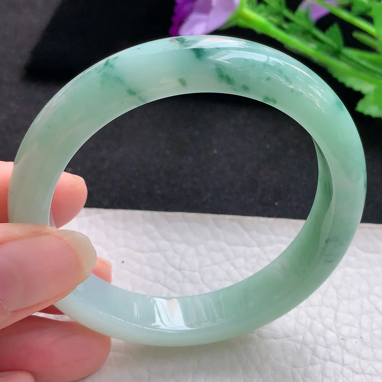 nr自然光56*12.2*8平安镯 缅甸翡翠A货玉手镯满绿底飘花宽边玉手环