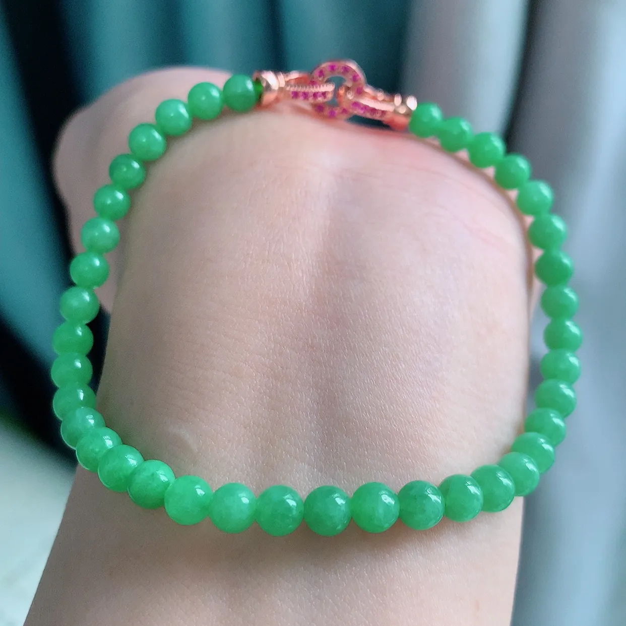 自然光实拍，冰润满绿翡翠手串手链，颜色丰富，料子细腻，高档大气，自戴送礼佳品！#003.3取一尺寸4.8mm