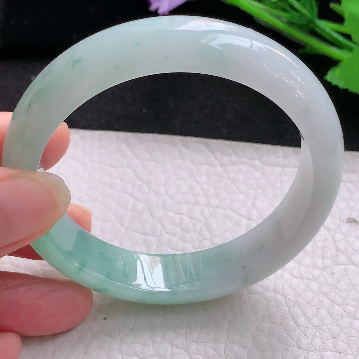 xh自然光57*13.6*7.8平安镯 翡翠玉手镯水润飘绿宽边玉手环 美人镯