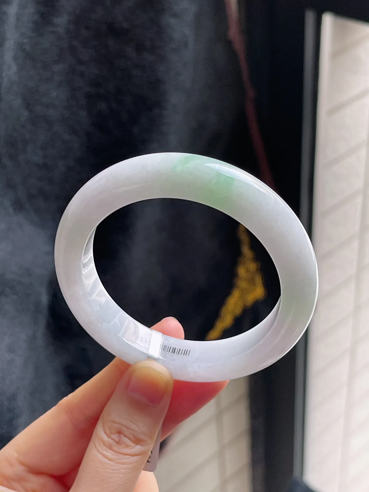 正圈55.6圈口，翡翠糯化种飘绿手镯