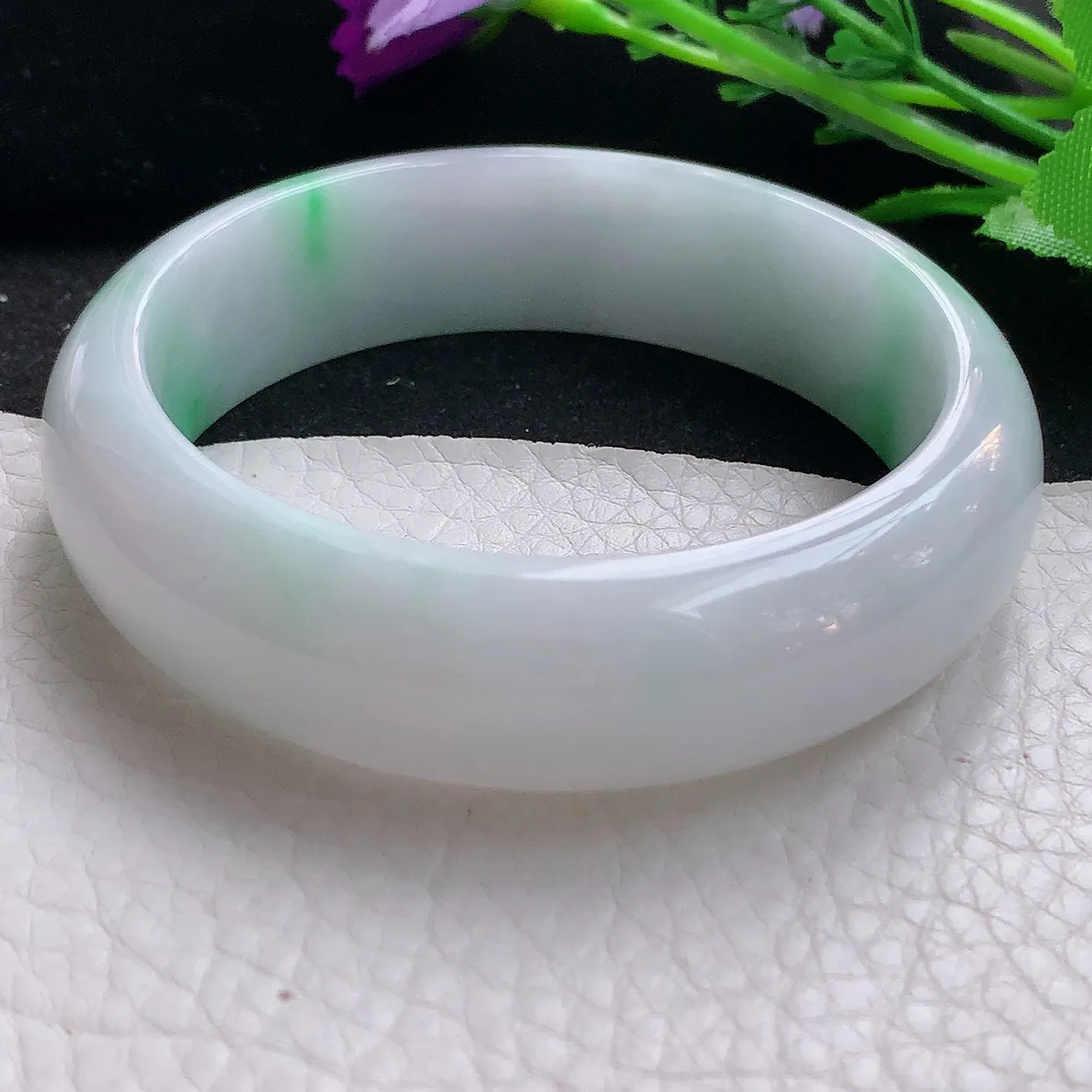 ee自然光58.5*17*8.2轮胎镯 缅甸翡翠A货飘绿大气宽边玉手镯玉手环