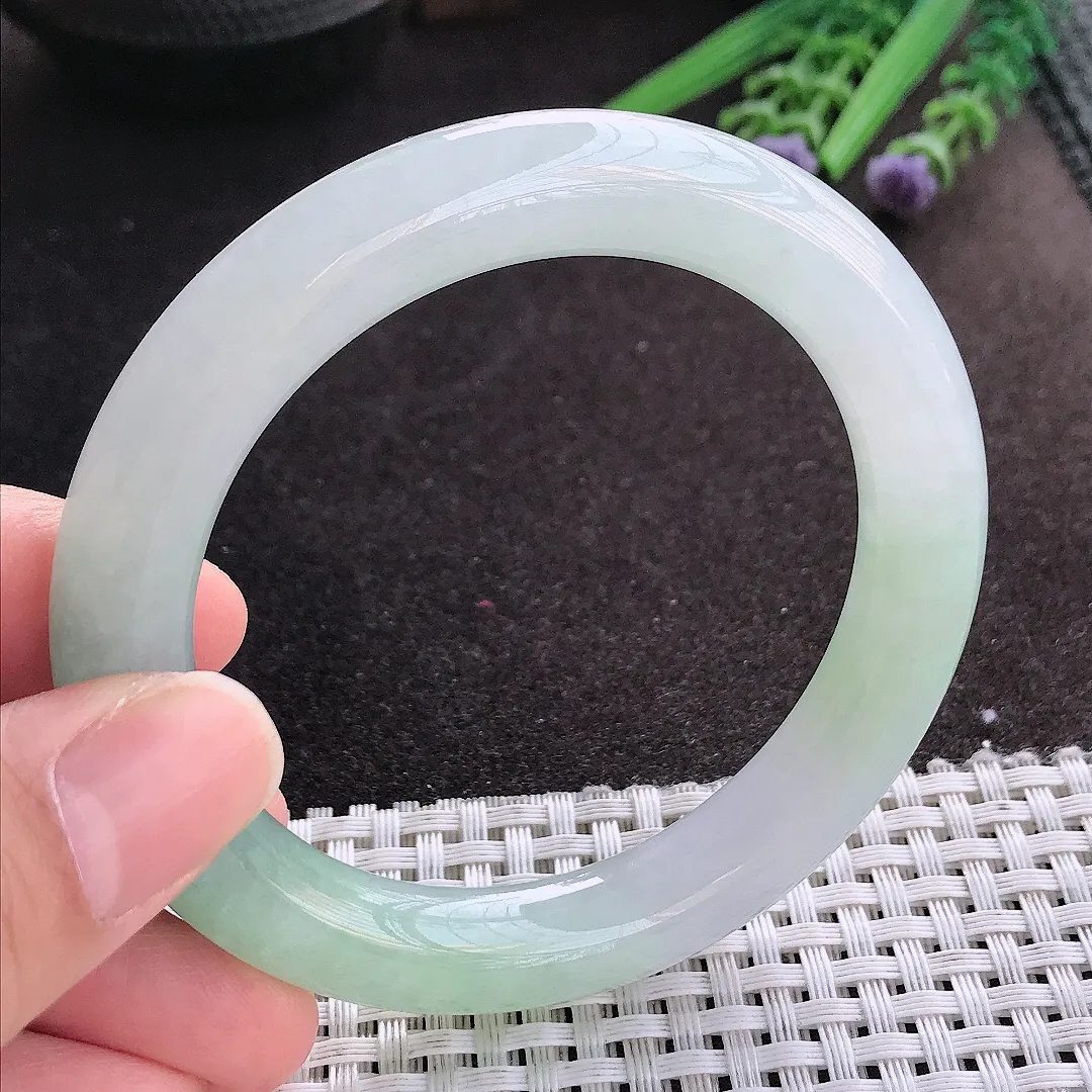 天然A货翡翠55.5/10.3老坑冰胶水灵冰晴圆条绿手镯翡翠玉镯手环