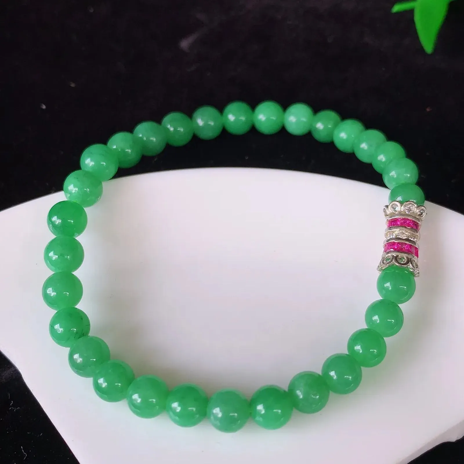 自然光实拍，冰润满绿翡翠手串手链，颜色丰富，料子细腻，高档大气，自戴送礼佳品！#003.3取一尺寸6.2mm