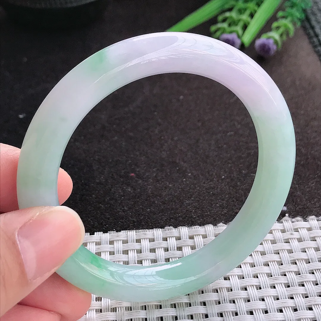 天然A货翡翠55/10.2/9.6老坑精美冰润飘阳绿圆条手镯翡翠玉镯手环