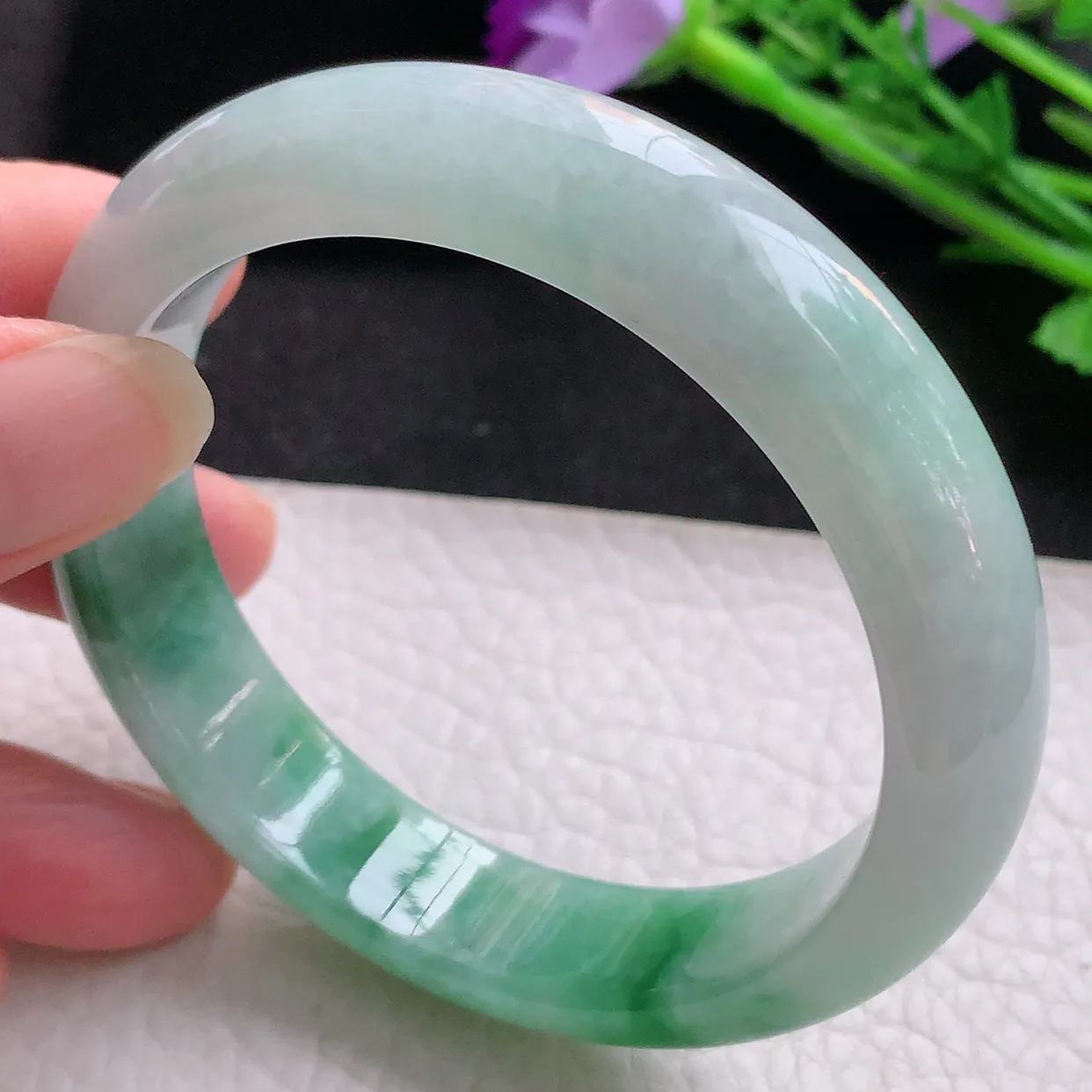 xh自然光57.5*13.5*8.5平安镯 翡翠玉手镯飘绿宽边玉手环 美人镯
