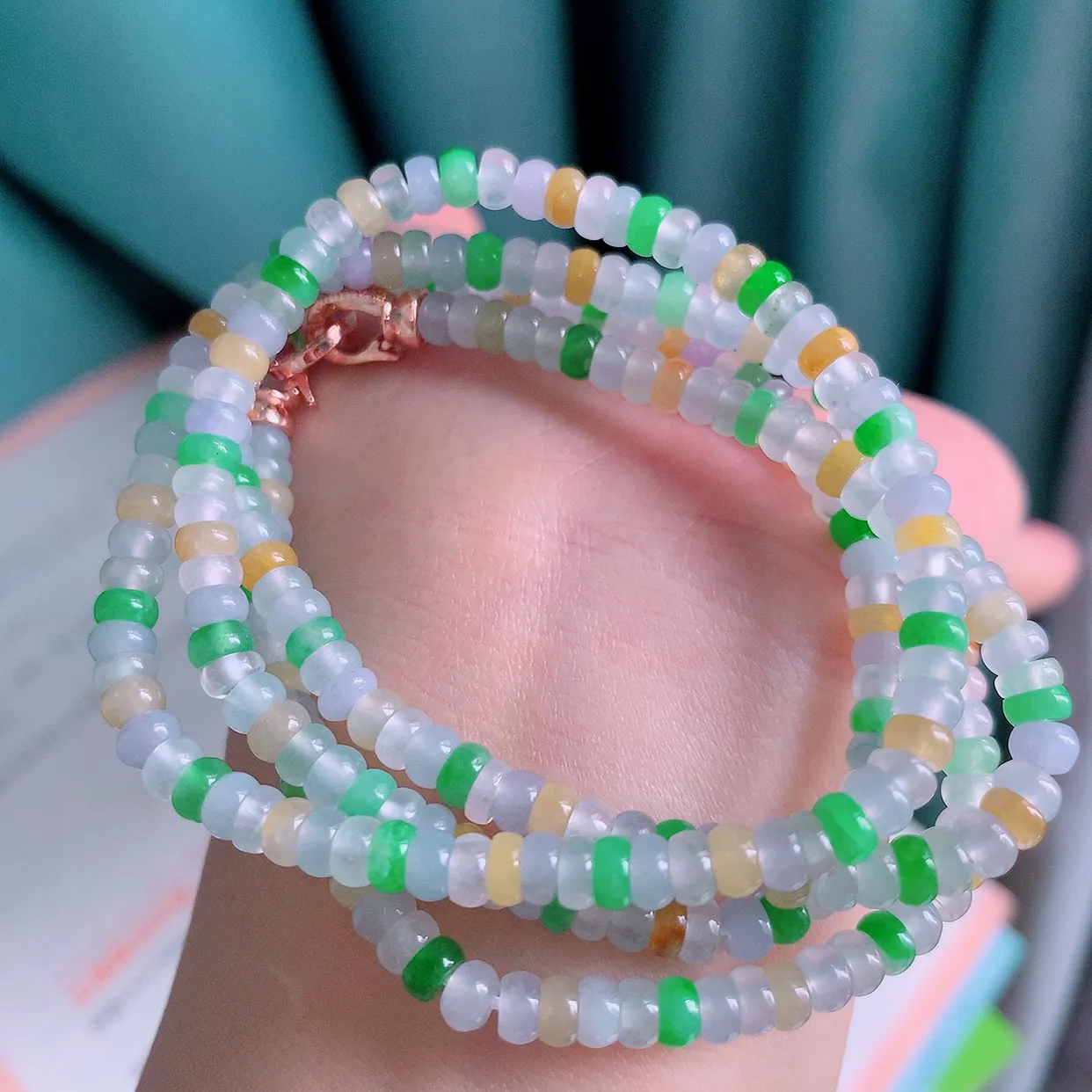 自然光实拍，冰种多宝翡翠项链，多彩翡翠珠链，颜色丰富，料子细腻，高档大气，自戴送礼佳品！#001.1