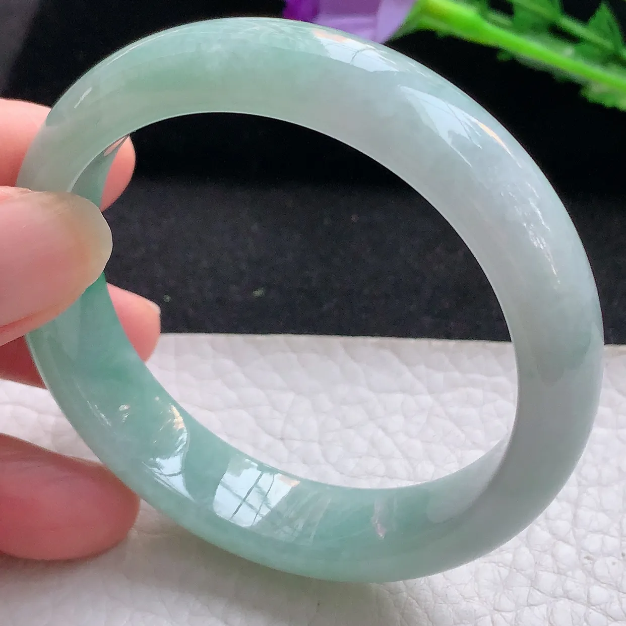 xx自然光53.8*13.2*7.6平安镯 翡翠A货飘绿宽边玉手镯玉手环