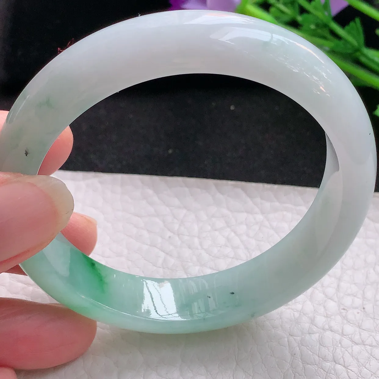 xh自然光57*13.6*7.8平安镯 翡翠玉手镯水润飘绿宽边玉手环 美人镯