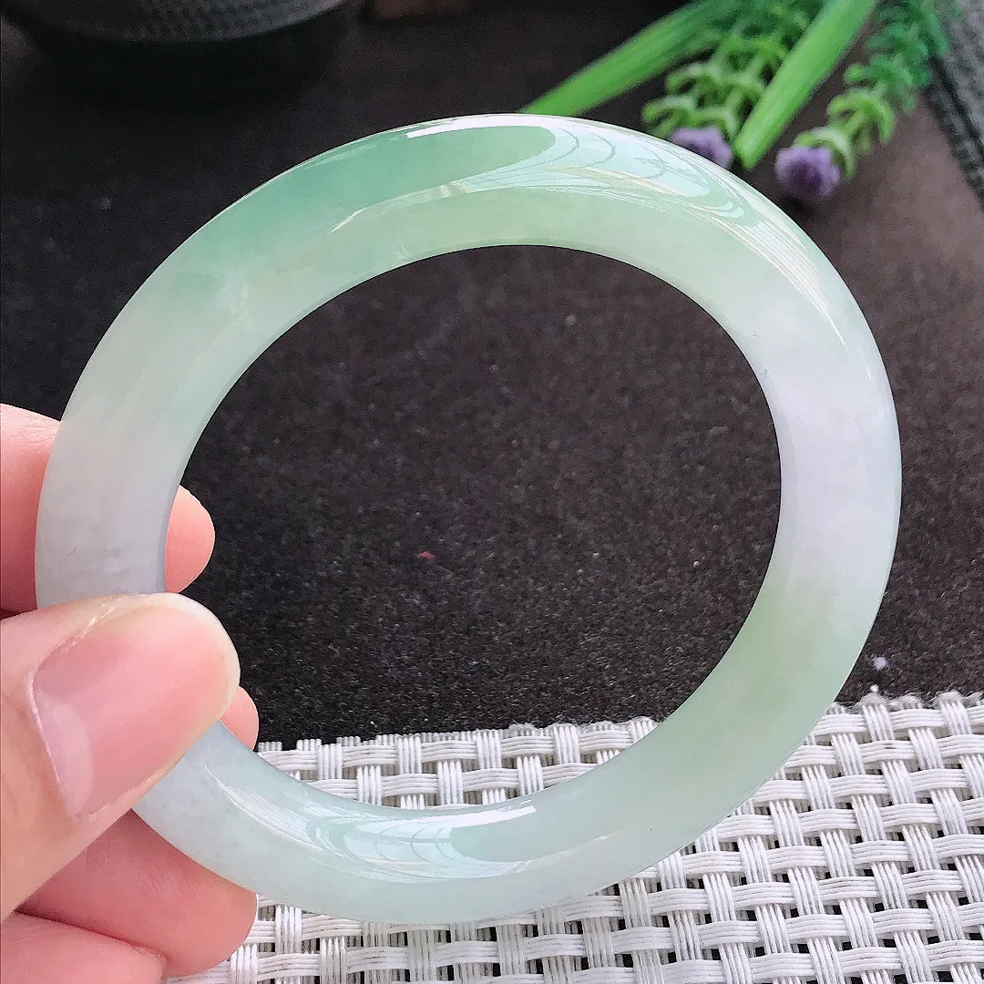 天然A货翡翠55.5/10.3老坑冰胶水灵冰晴圆条绿手镯翡翠玉镯手环