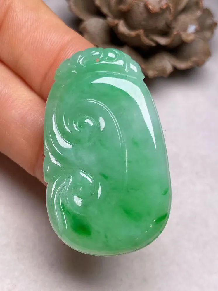 冰糯种飘绿【如意】吊坠，种水好，玉质细腻 ，卖相好.