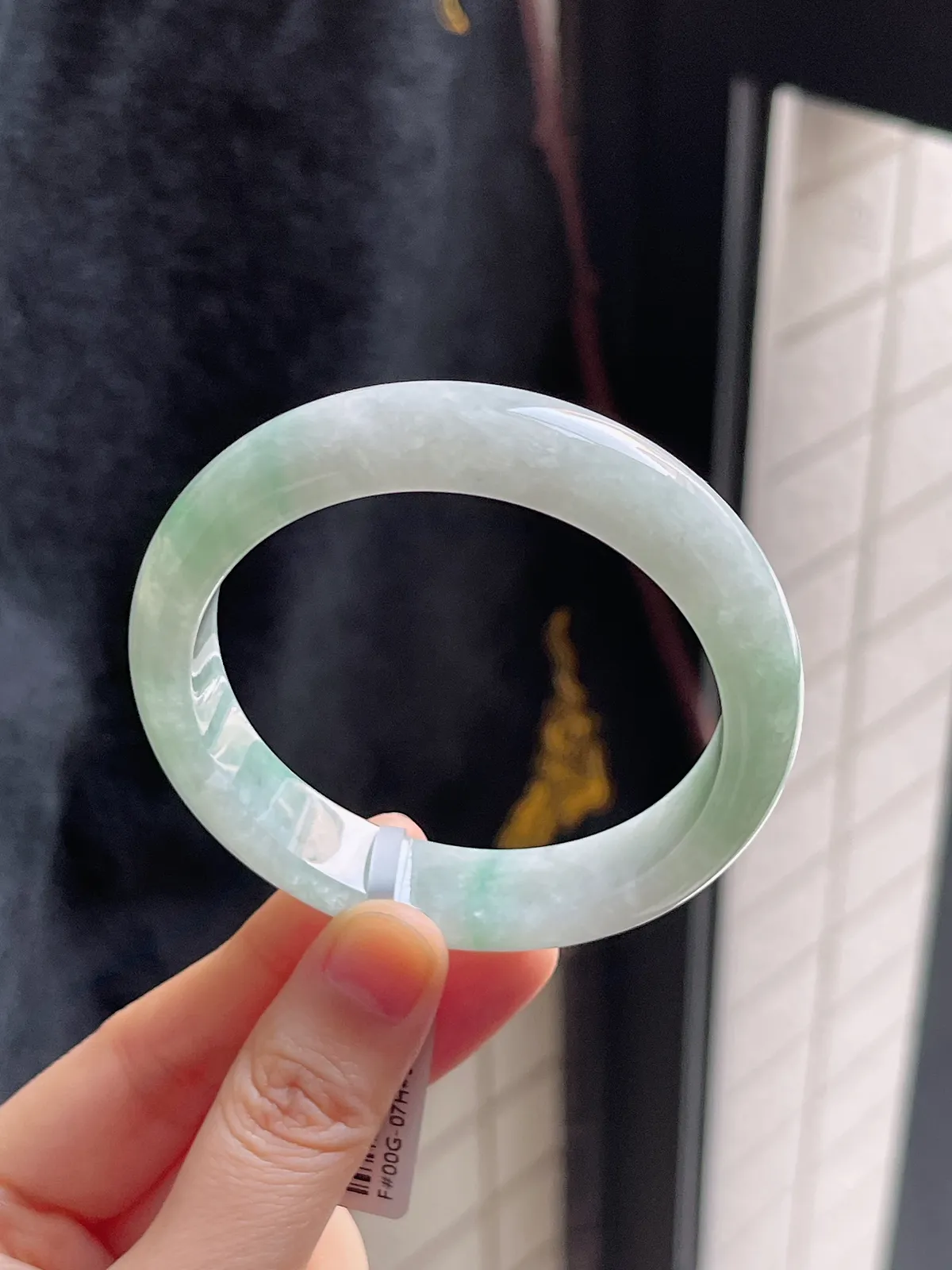 正圈55.7圈口，翡翠糯化种飘花手镯