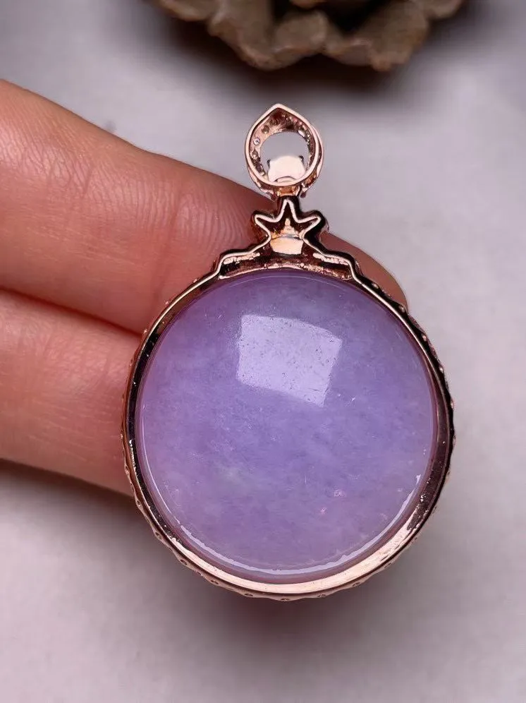 冰糯种紫罗兰鸽子蛋吊坠、真金真钻镶嵌，种水好，玉质细腻 .裸石尺寸 24.0