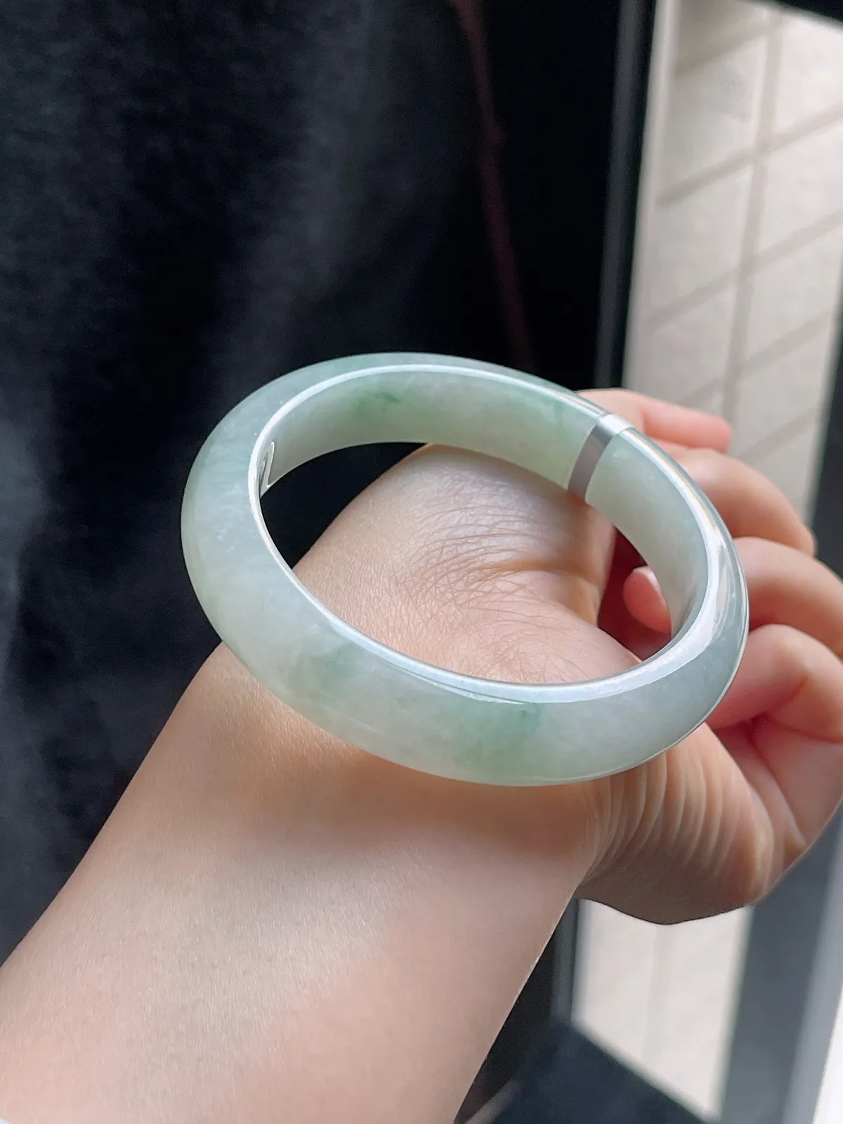 正圈56.3圈口，翡翠冰糯种飘花手镯