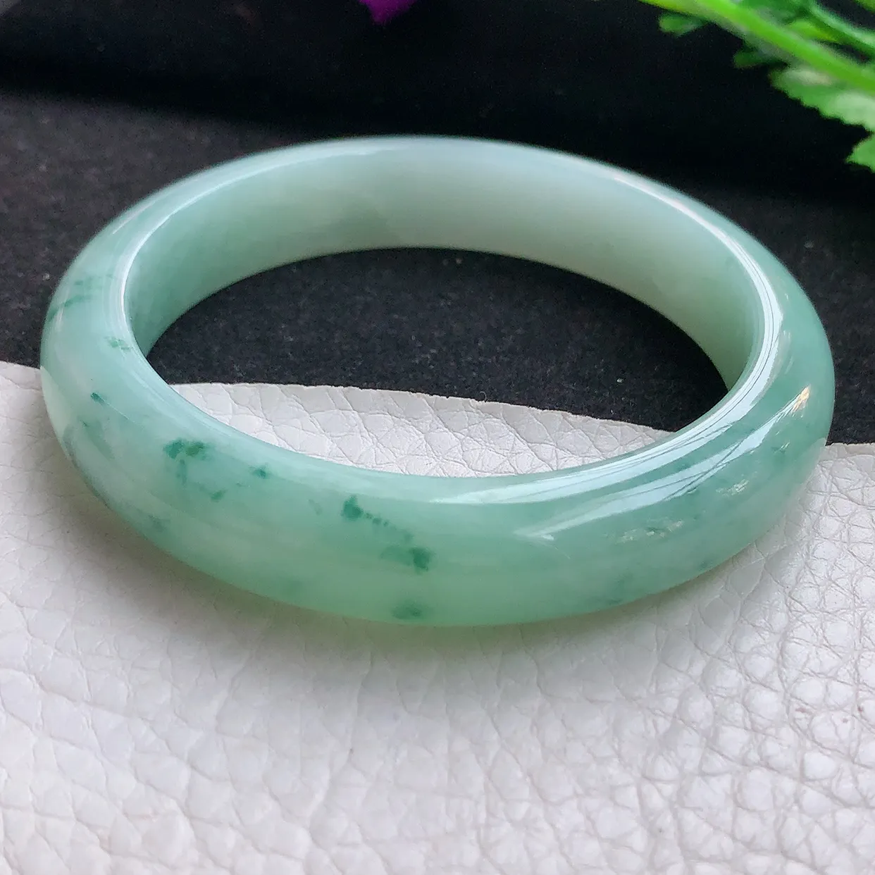 nr自然光56*12.2*8平安镯 缅甸翡翠A货玉手镯满绿底飘花宽边玉手环