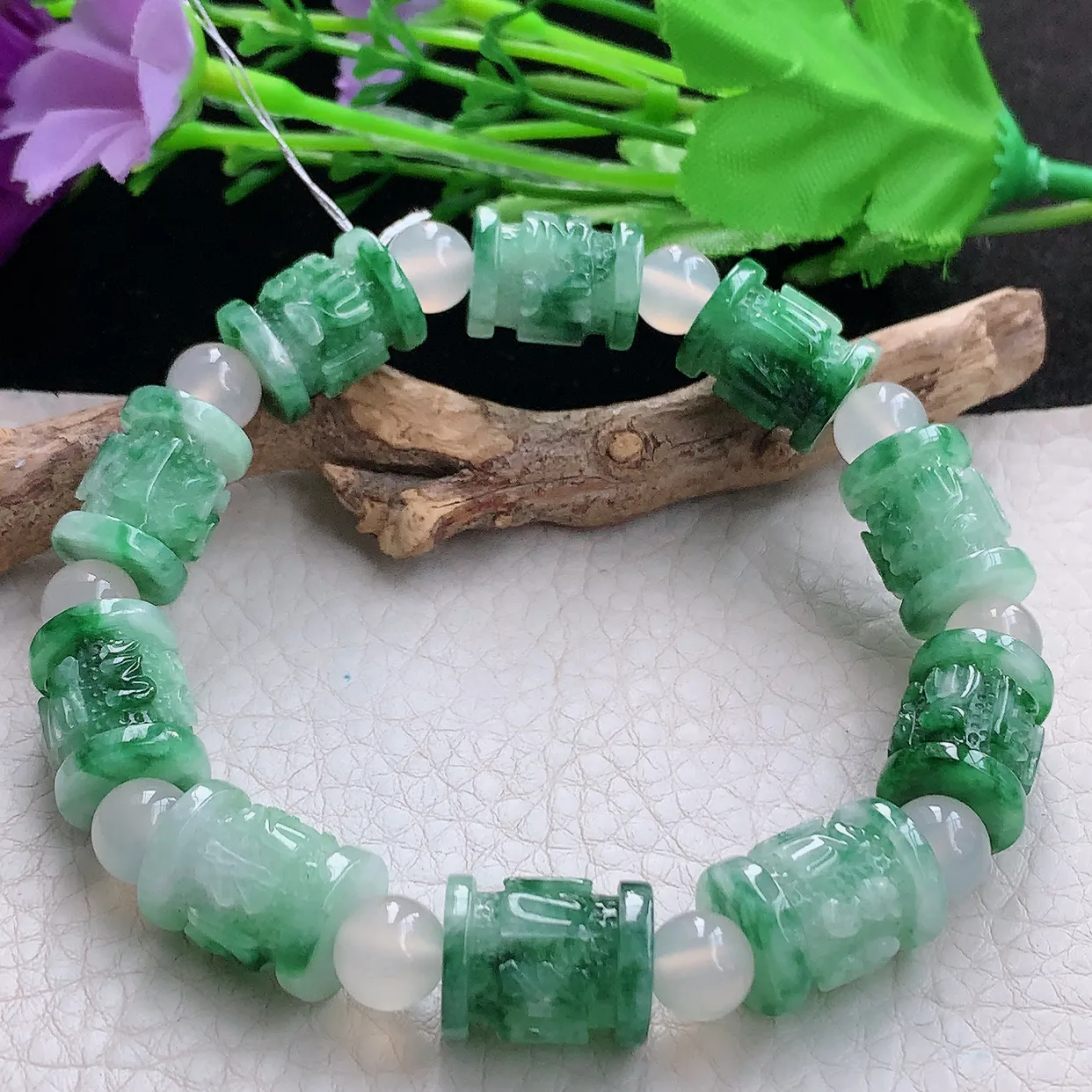 xqa实拍15*12缅甸翡翠精雕冰飘花六字真言玉手链 玉手串