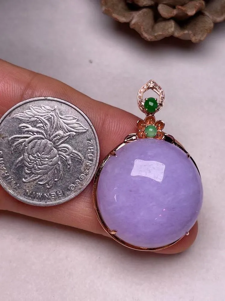 冰糯种紫罗兰鸽子蛋吊坠、真金真钻镶嵌，种水好，玉质细腻 .裸石尺寸 24.0
