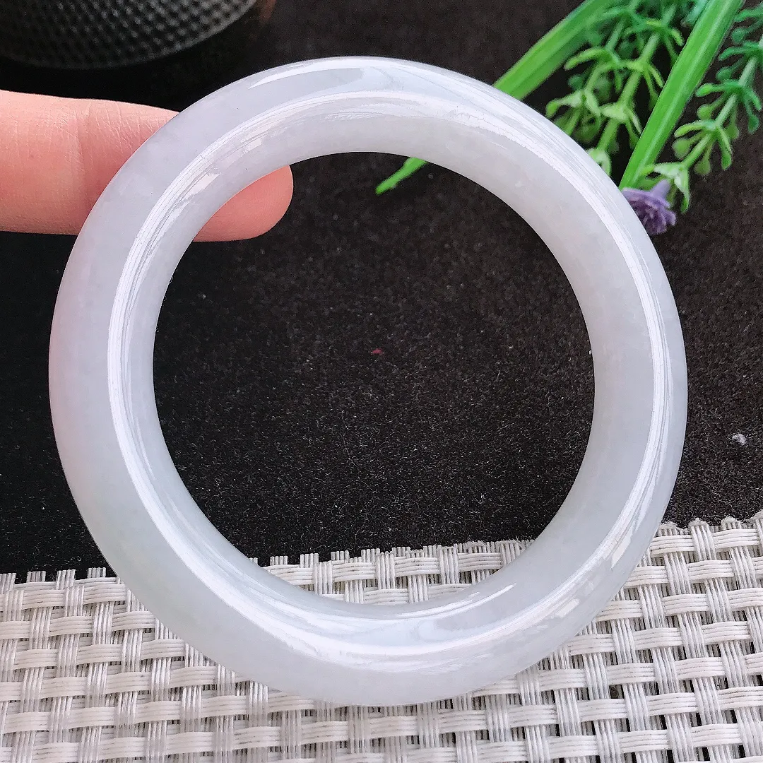 天然A货翡翠56/11.3/11.5老坑冰胶水灵白底飘绿圆条手镯翡翠玉镯手环