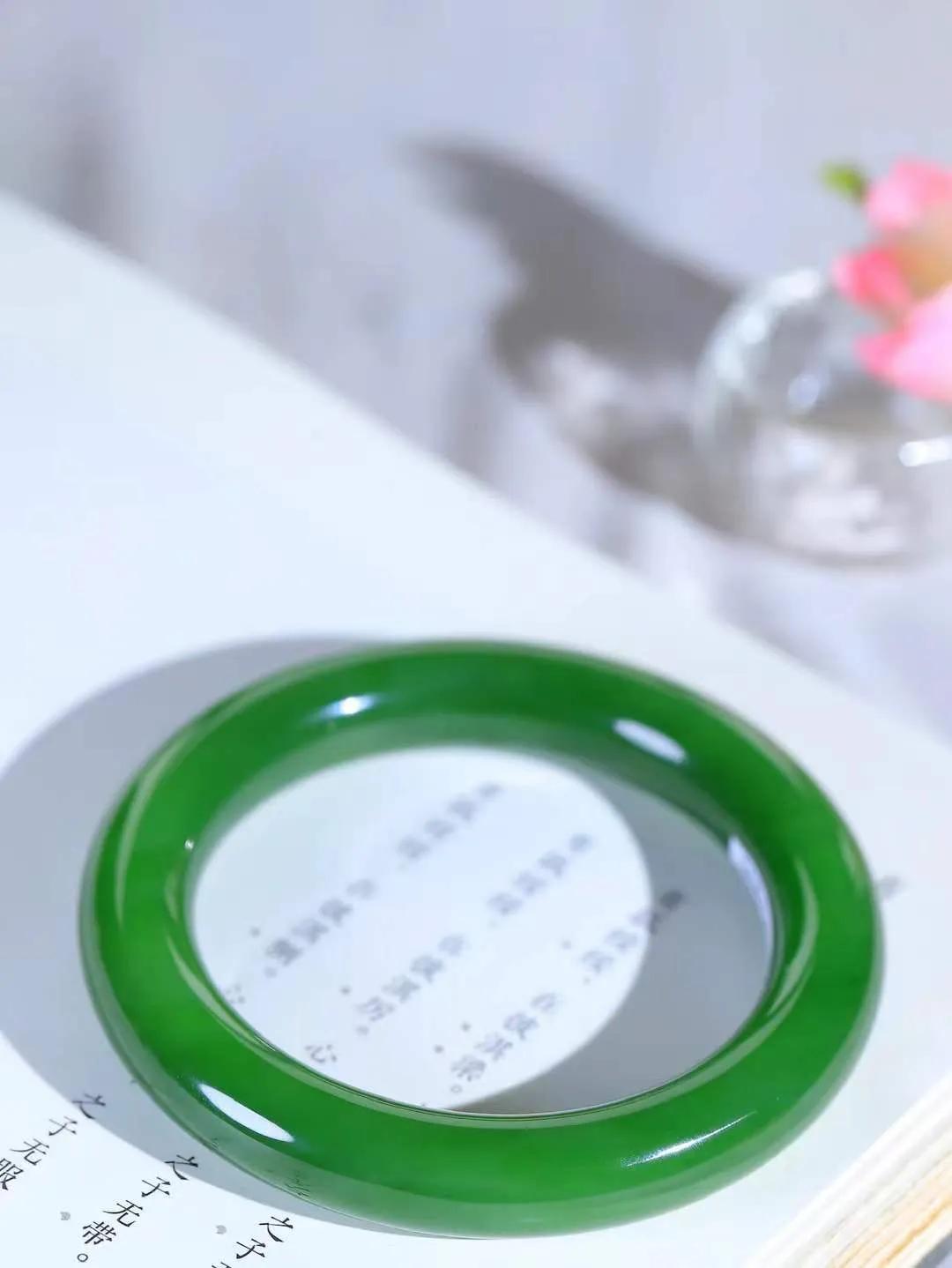 【玉佳人·手镯】

典藏级臻品️和田玉碧玉圆条手镯 ，玉质细腻油润，做工细致精美，端庄素雅，亭亭玉