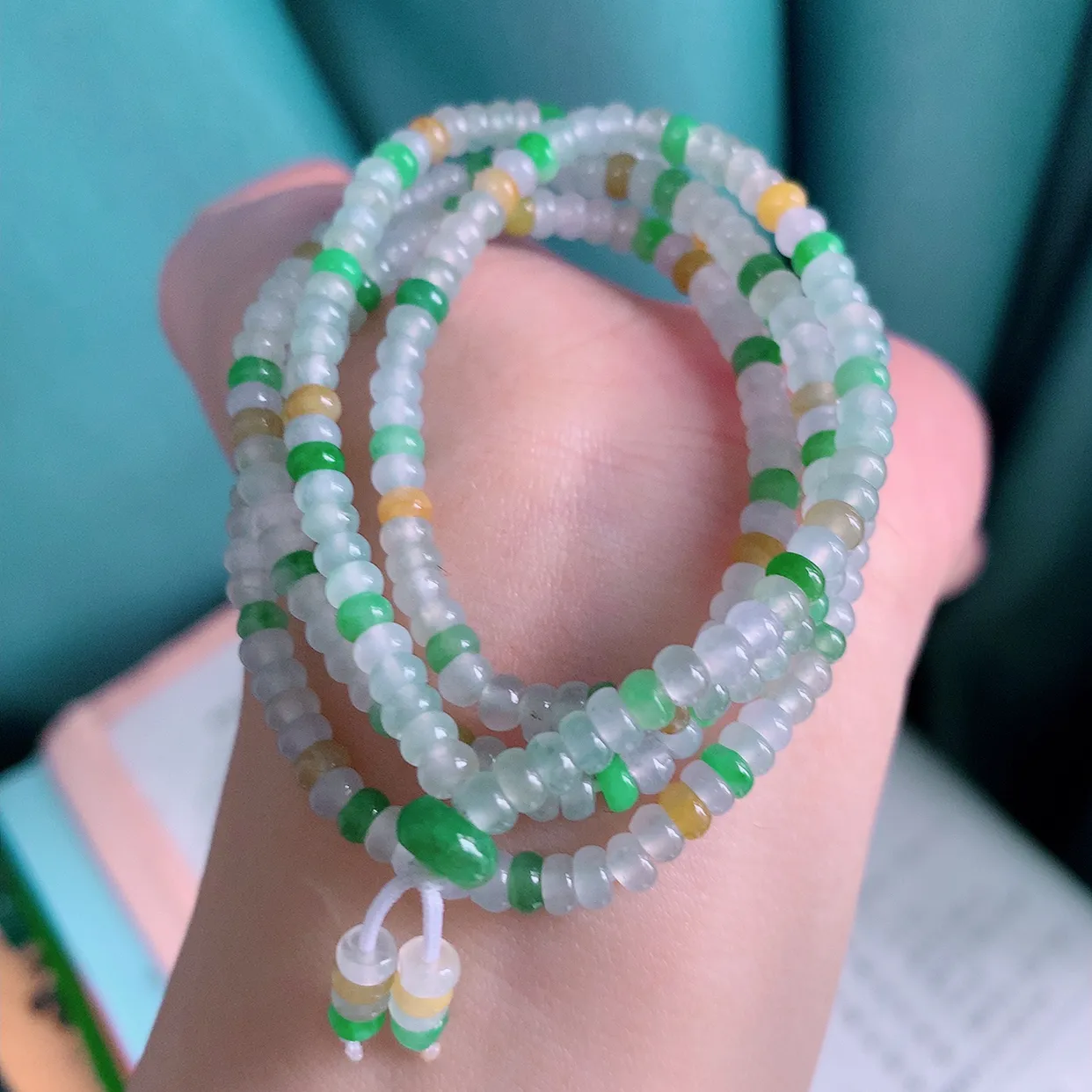 自然光实拍，冰种多宝翡翠项链，多彩翡翠珠链， 颜色丰富，料子细腻，高档大气，自戴送礼佳品！#001.1取一尺寸4mm