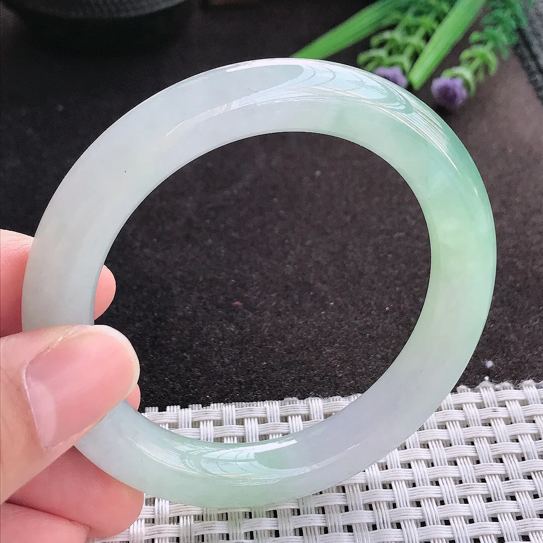 天然A货翡翠55.5/10.3老坑冰胶水灵冰晴圆条绿手镯翡翠玉镯手环